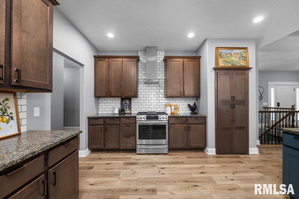 6986 Grove Crossing Property Photo 12