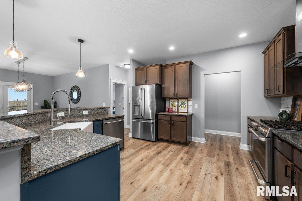 6986 Grove Crossing Property Photo 13