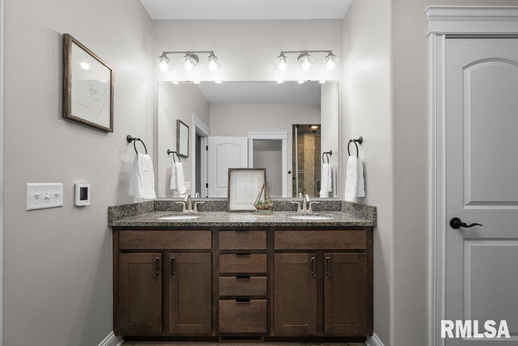 6986 Grove Crossing Property Photo 17