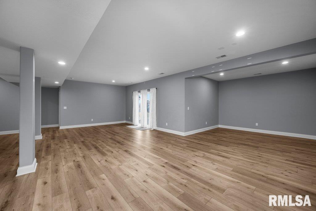6986 Grove Crossing Property Photo 31