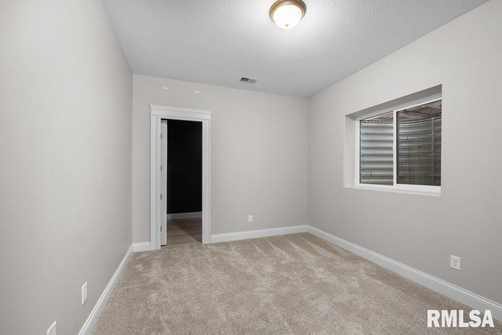 6986 Grove Crossing Property Photo 33