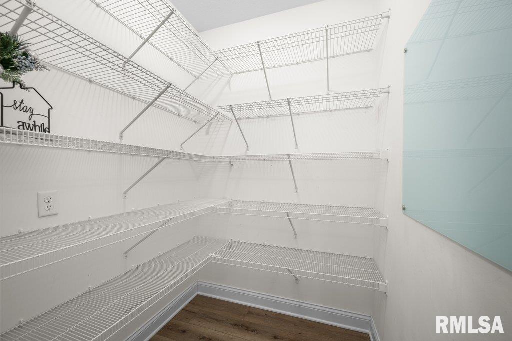 6986 Grove Crossing Property Photo 39