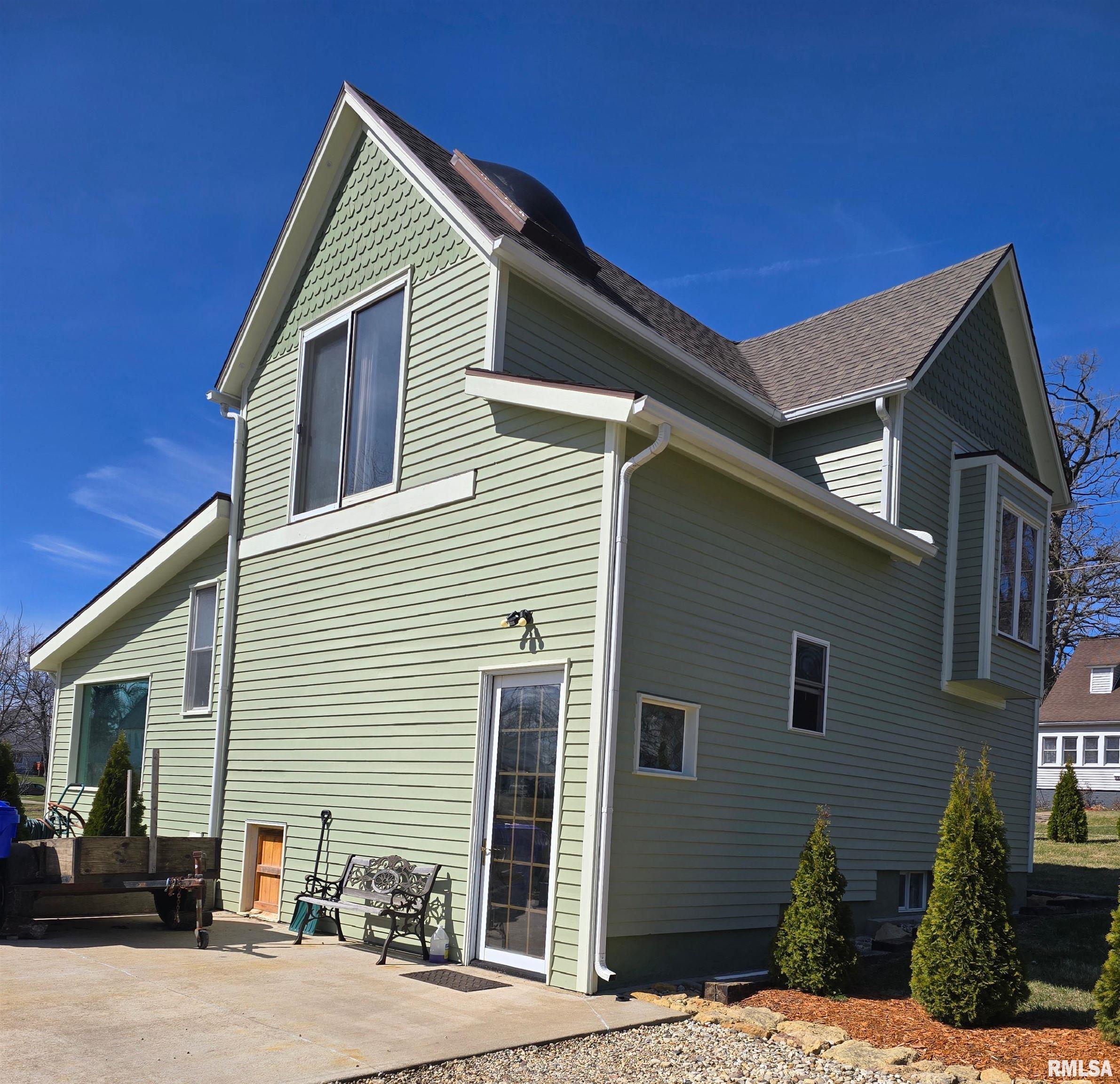 703 S Washington Street Property Photo