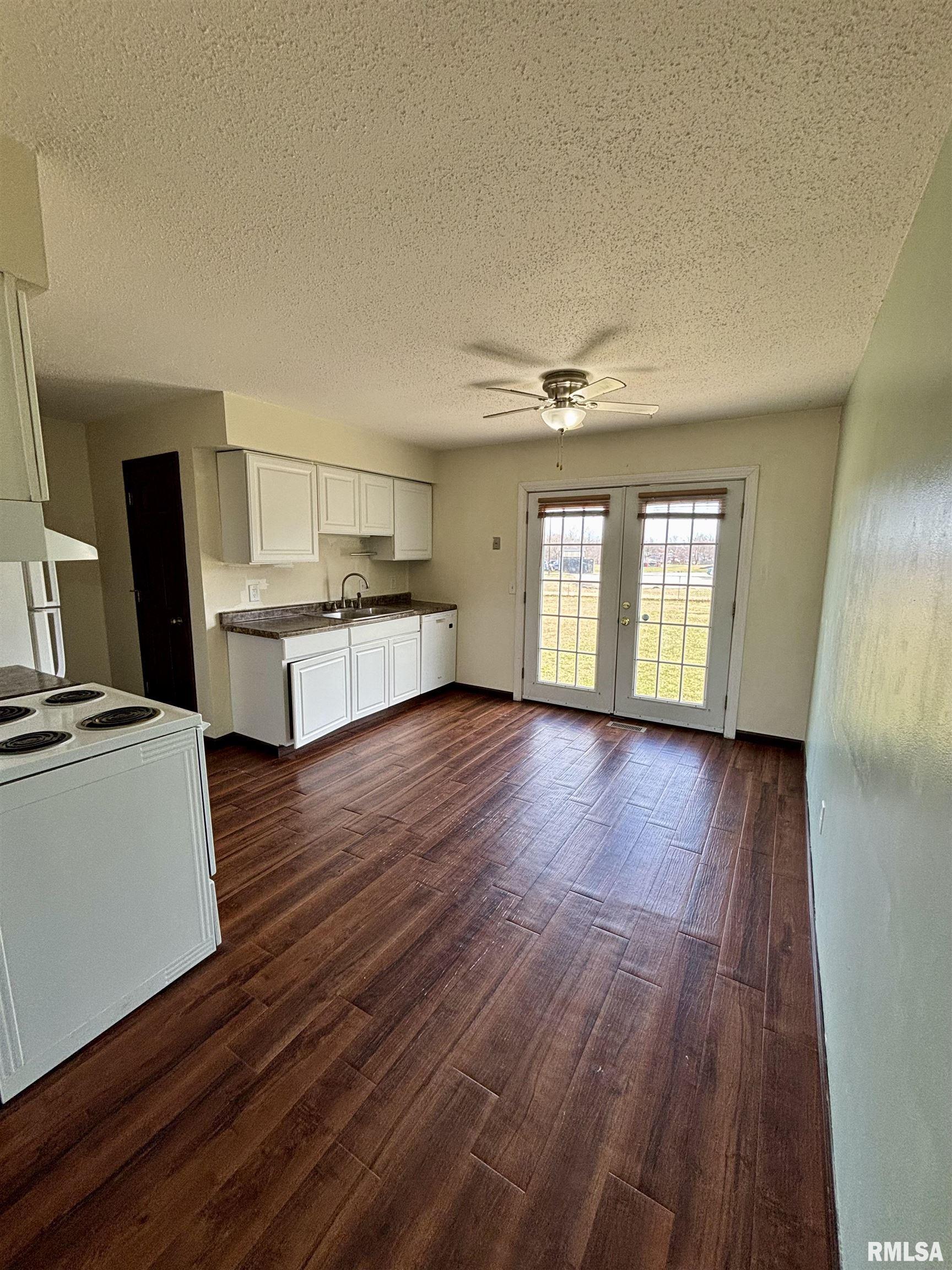 5503 N Linwood Avenue Property Photo 6
