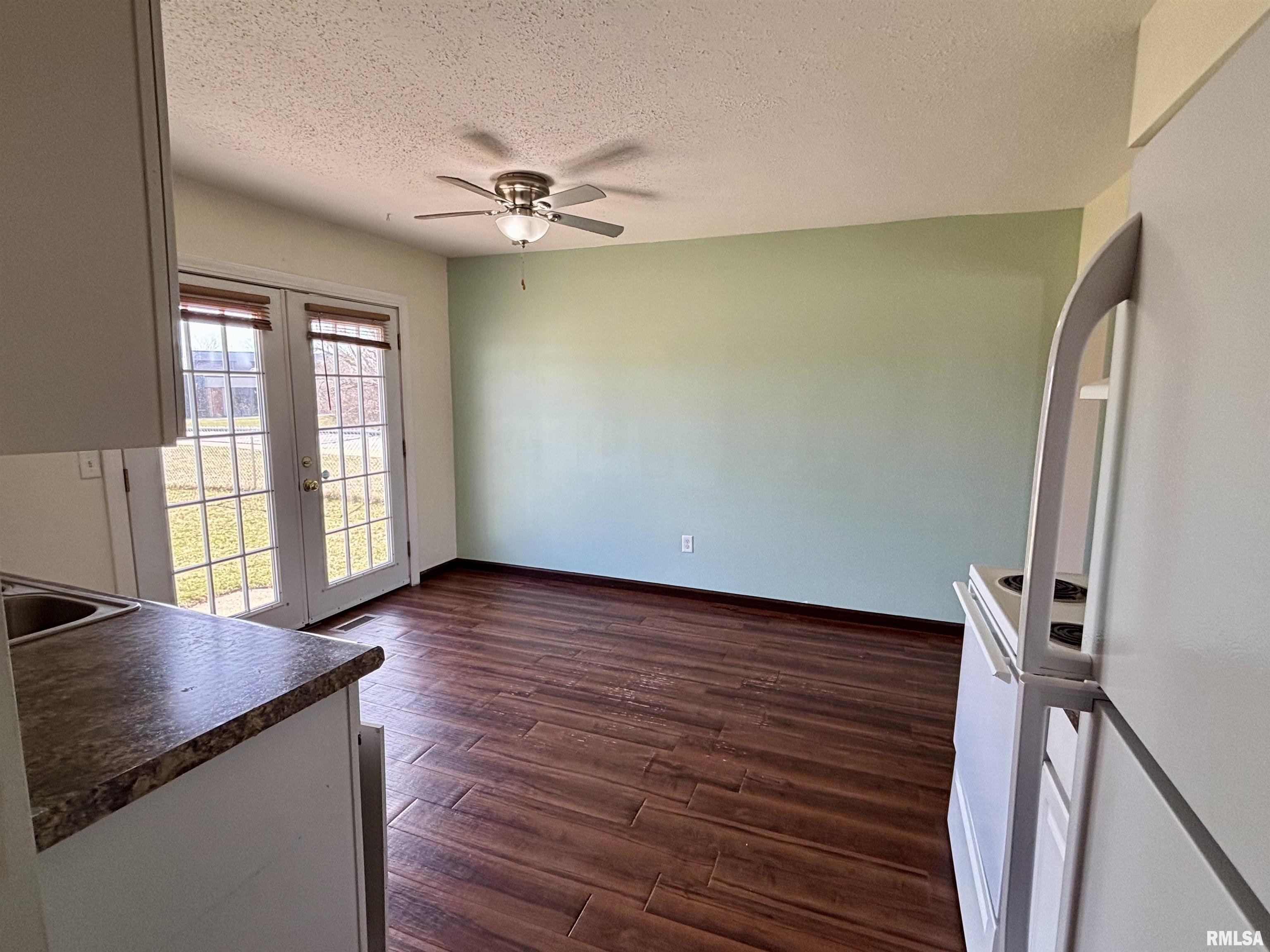 5503 N Linwood Avenue Property Photo 8