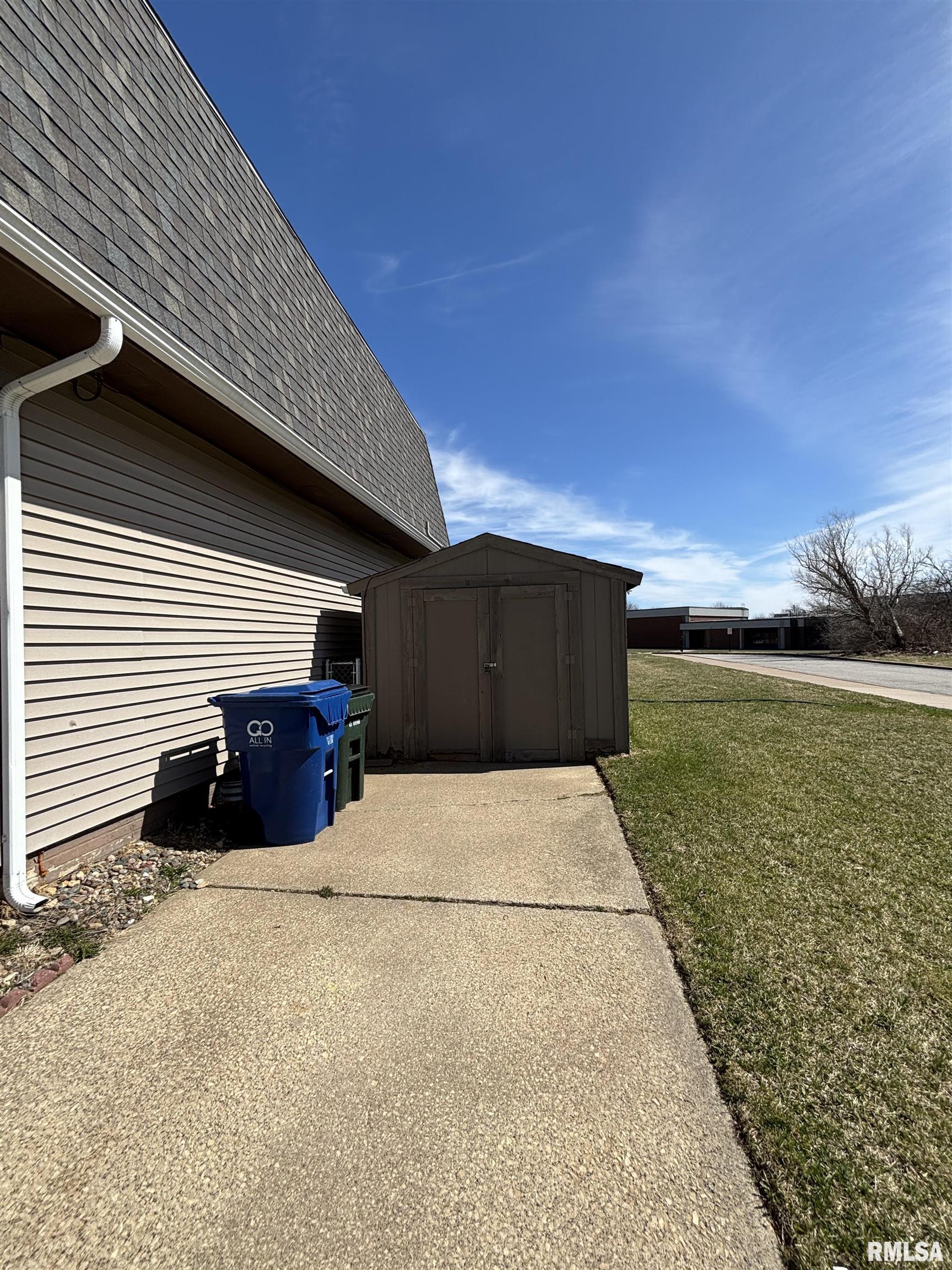 5503 N Linwood Avenue Property Photo 20