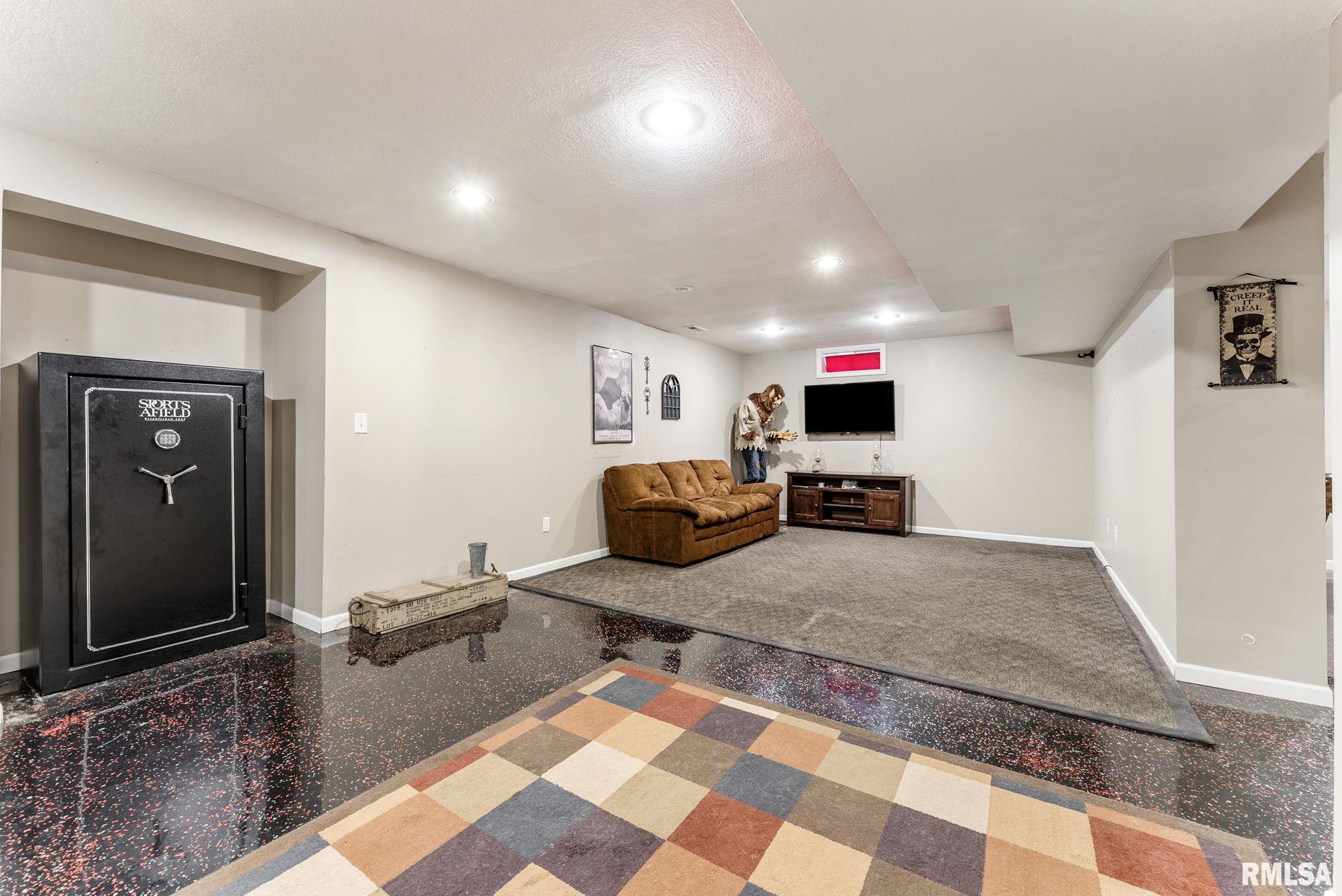 4928 Main Court Property Photo 25