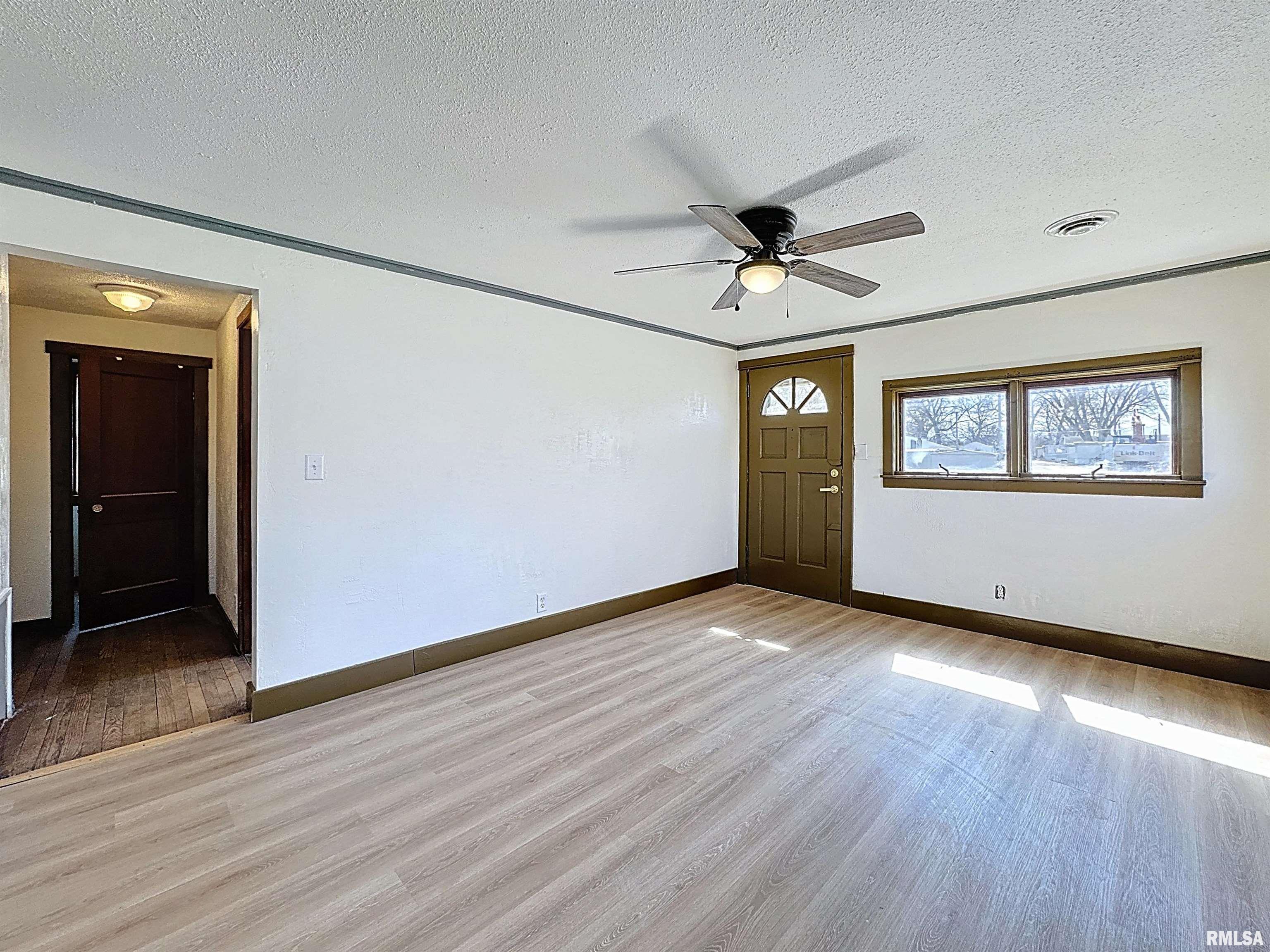211 106th Avenue West Property Photo 7