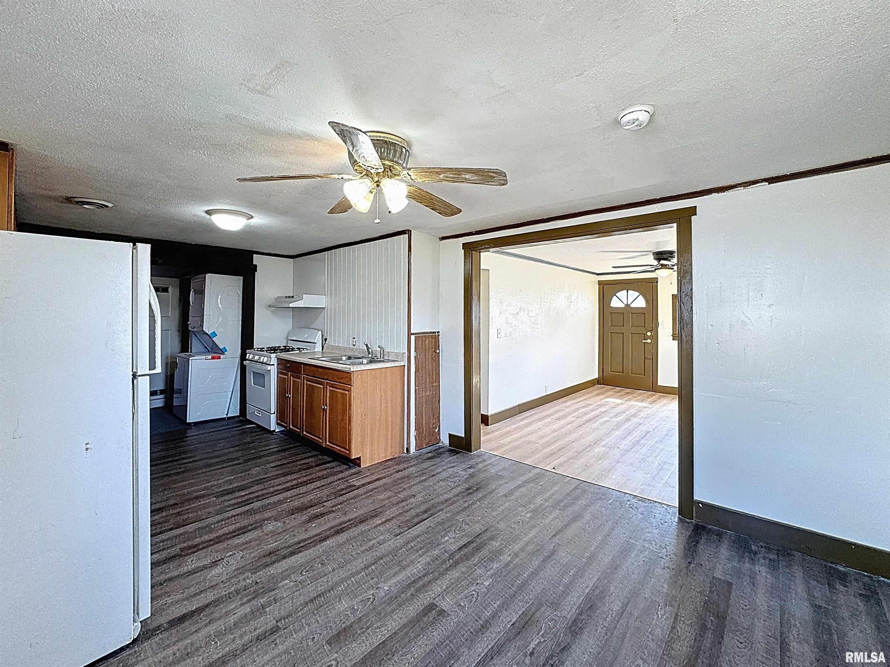 211 106th Avenue West Property Photo 9