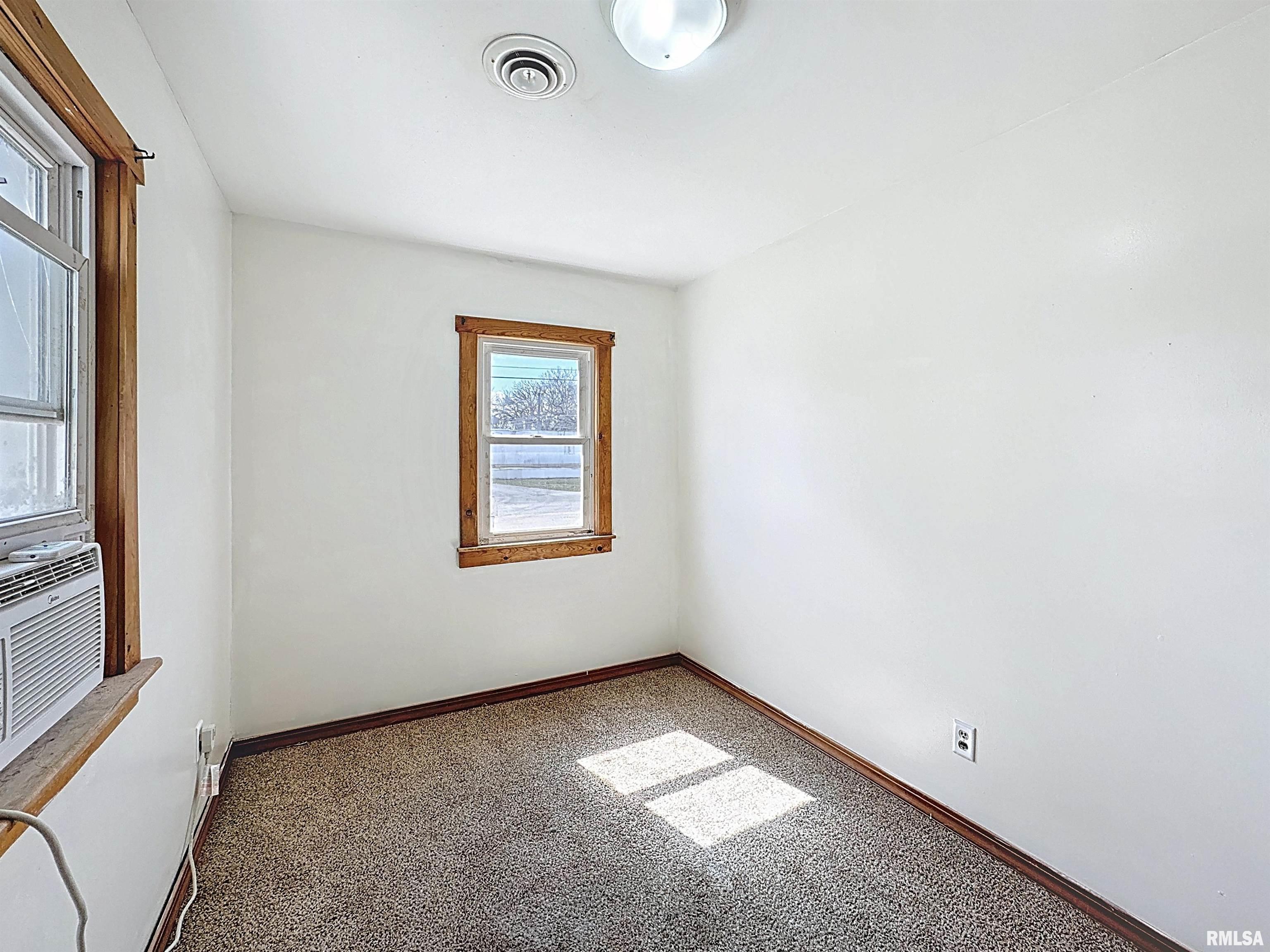 211 106th Avenue West Property Photo 16