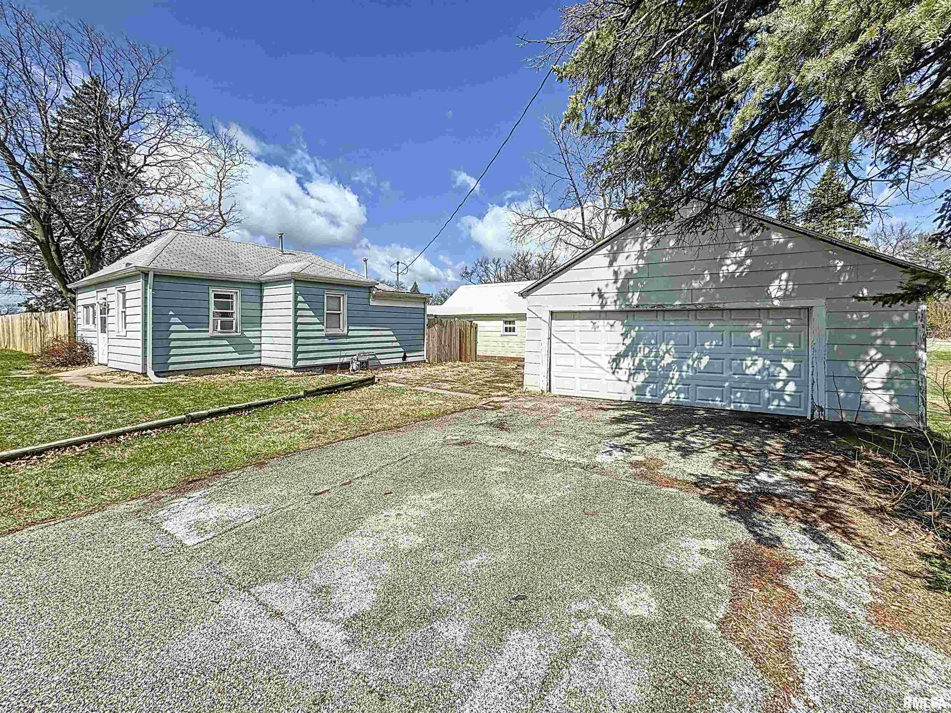 211 106th Avenue West Property Photo 23