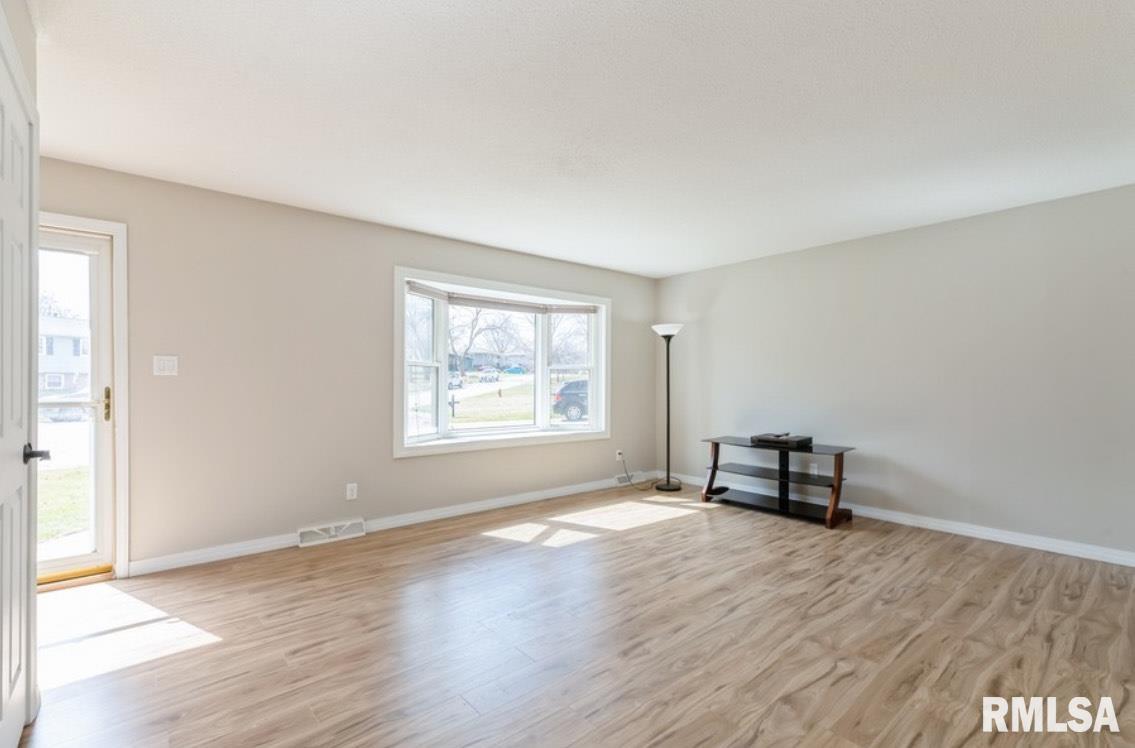 14 Park Avenue Court Property Photo 9