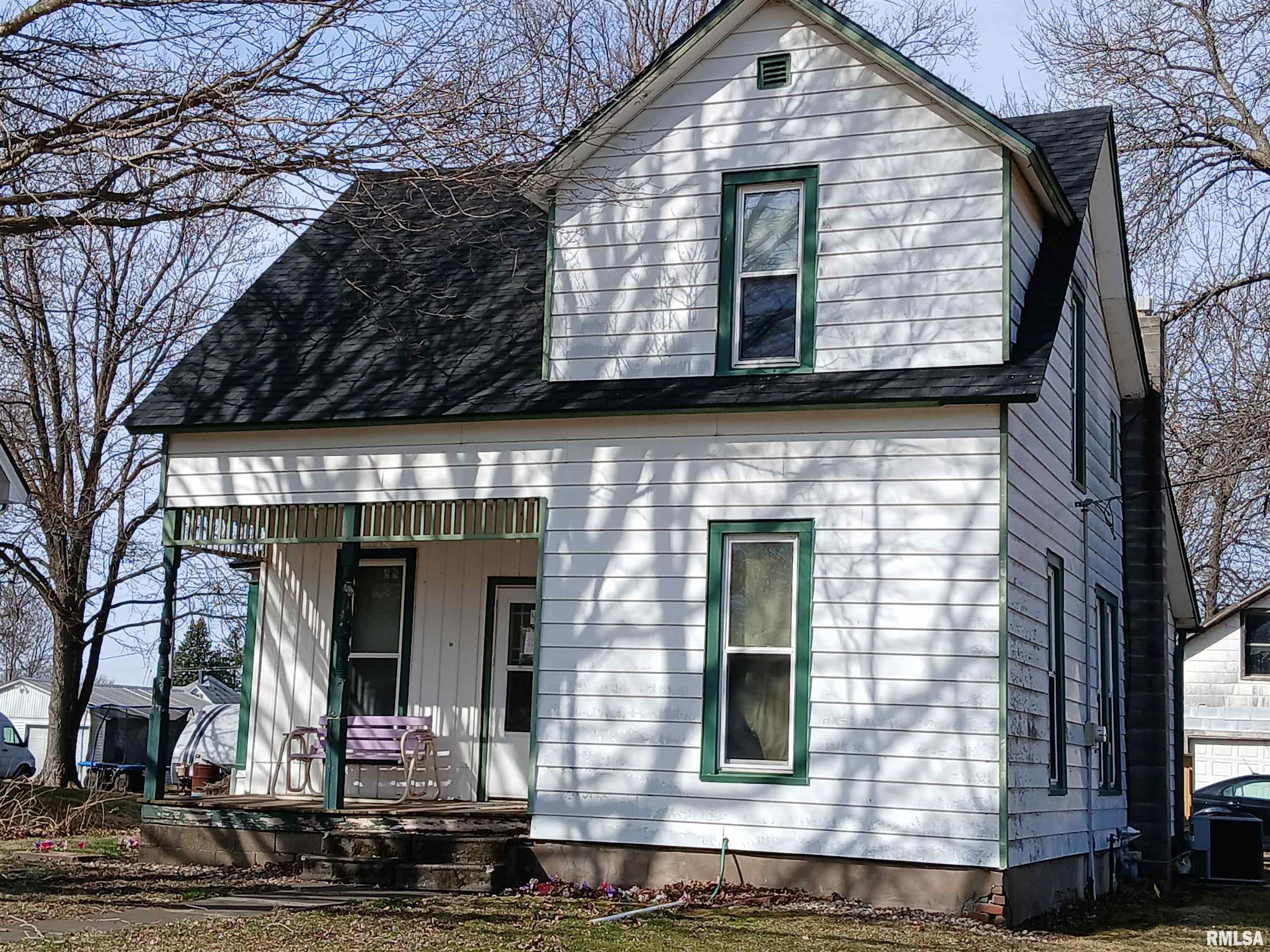 409 Maple Street Property Photo 1
