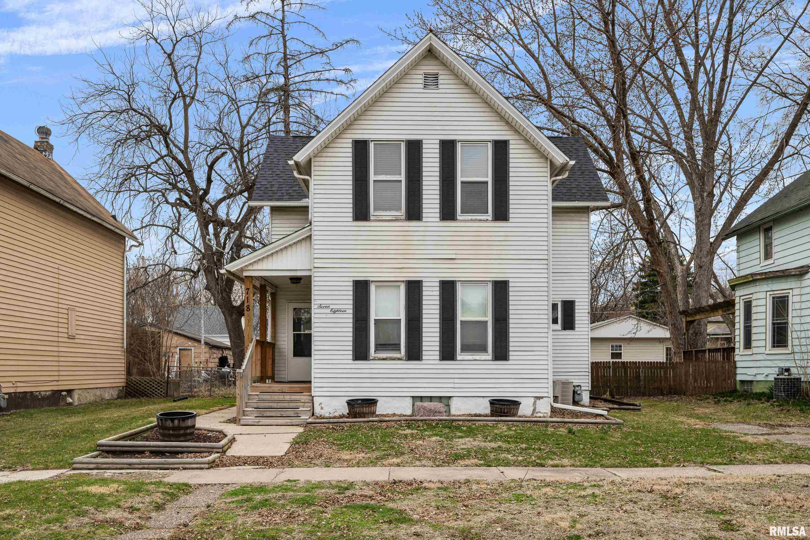 718 N Howell Street Property Photo 1