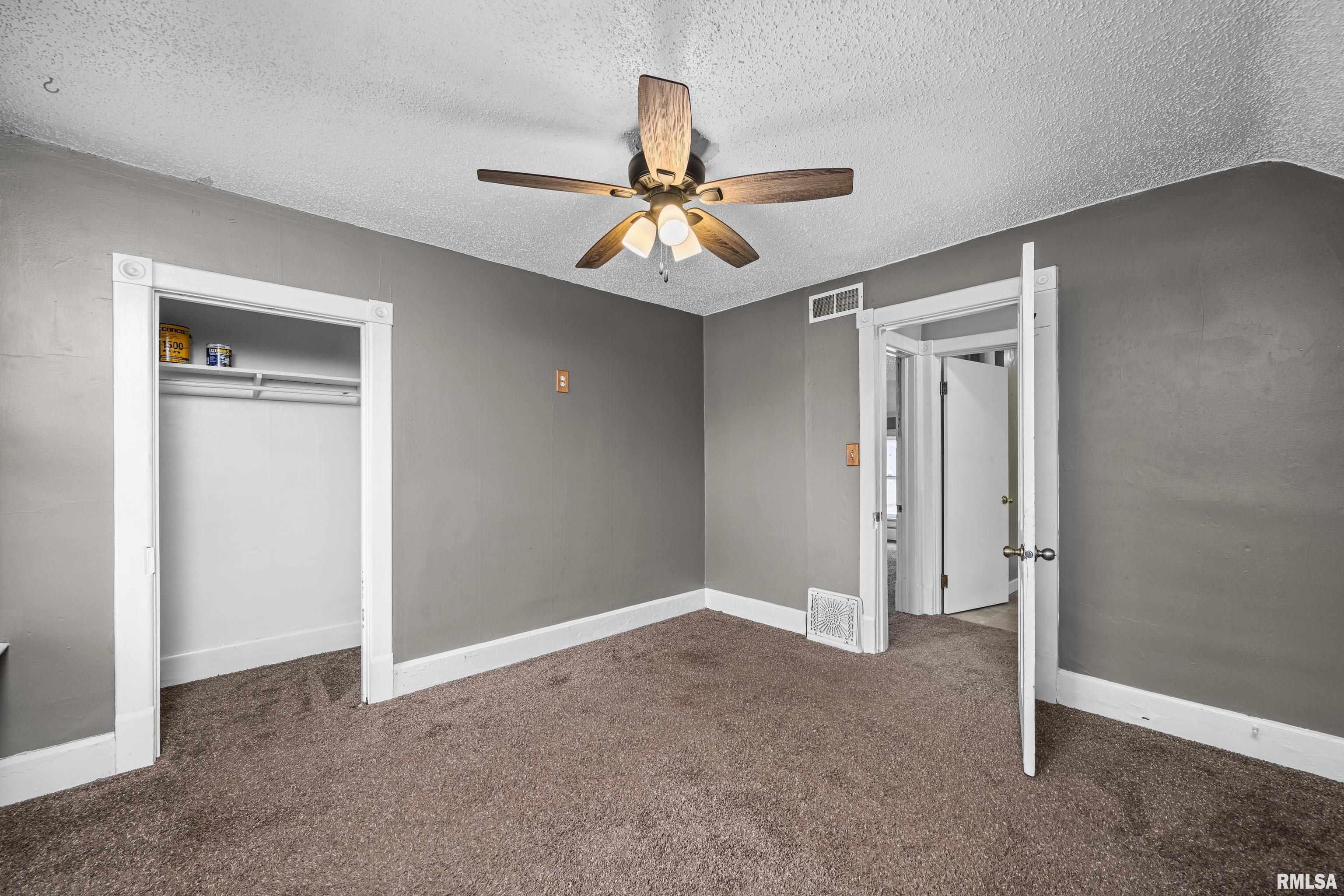 718 N Howell Street Property Photo 11
