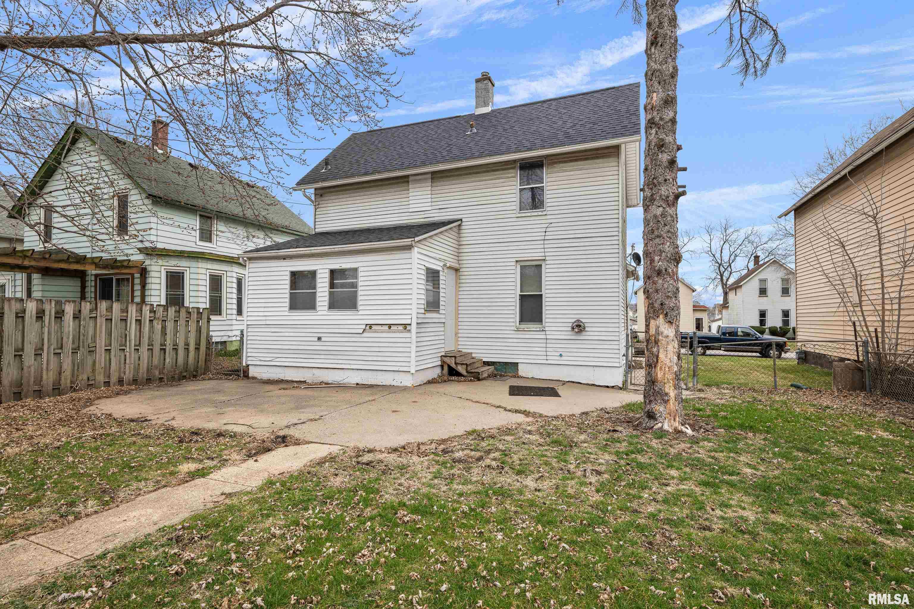 718 N Howell Street Property Photo 18
