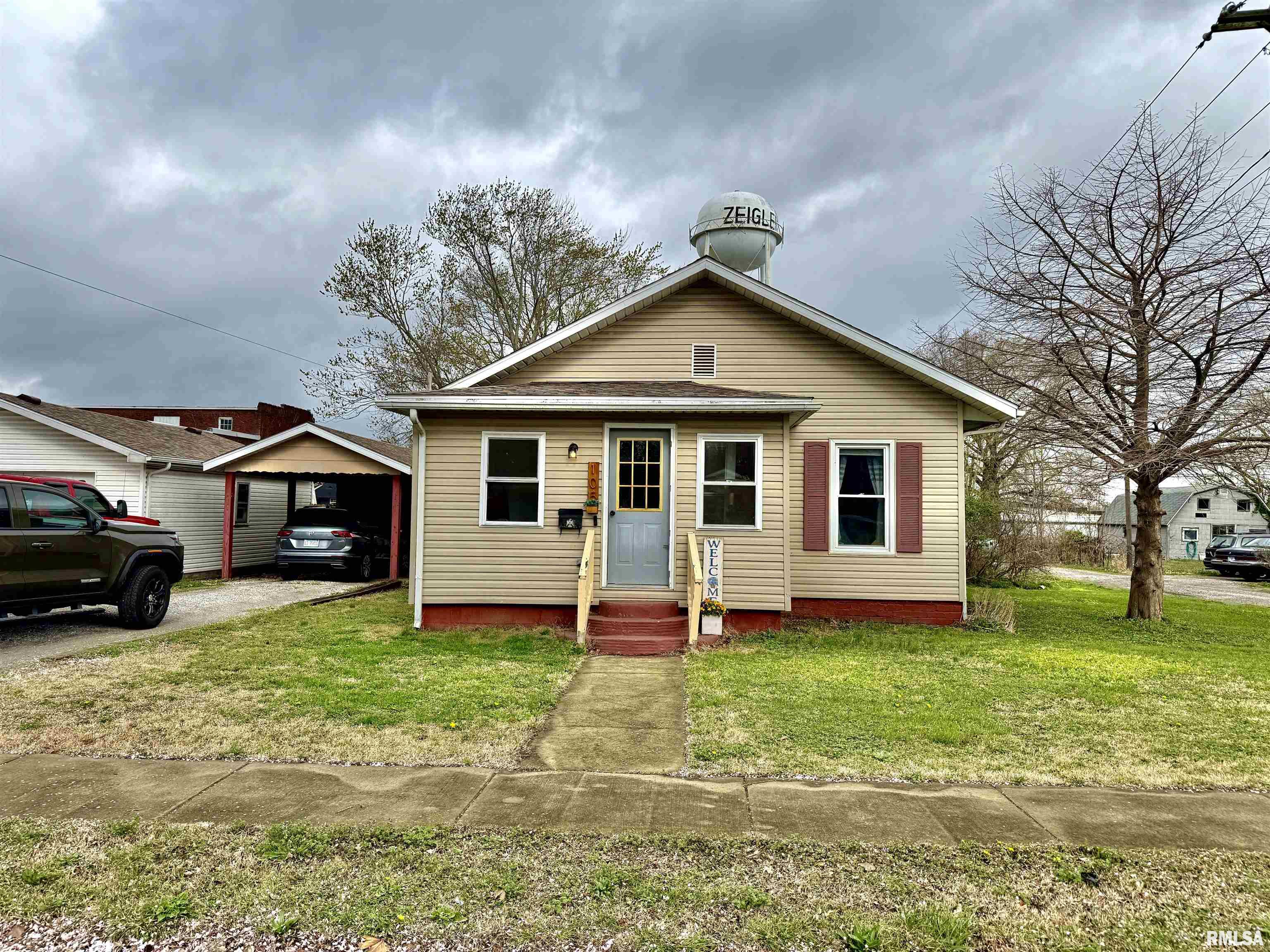 105 Elm Street Property Photo 1
