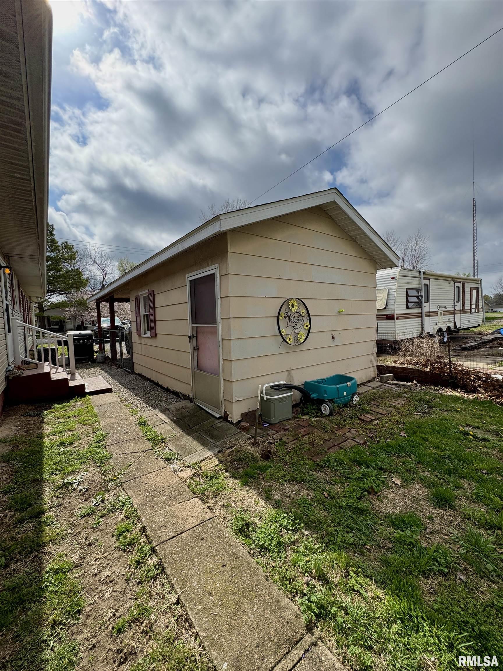 105 Elm Street Property Photo 2