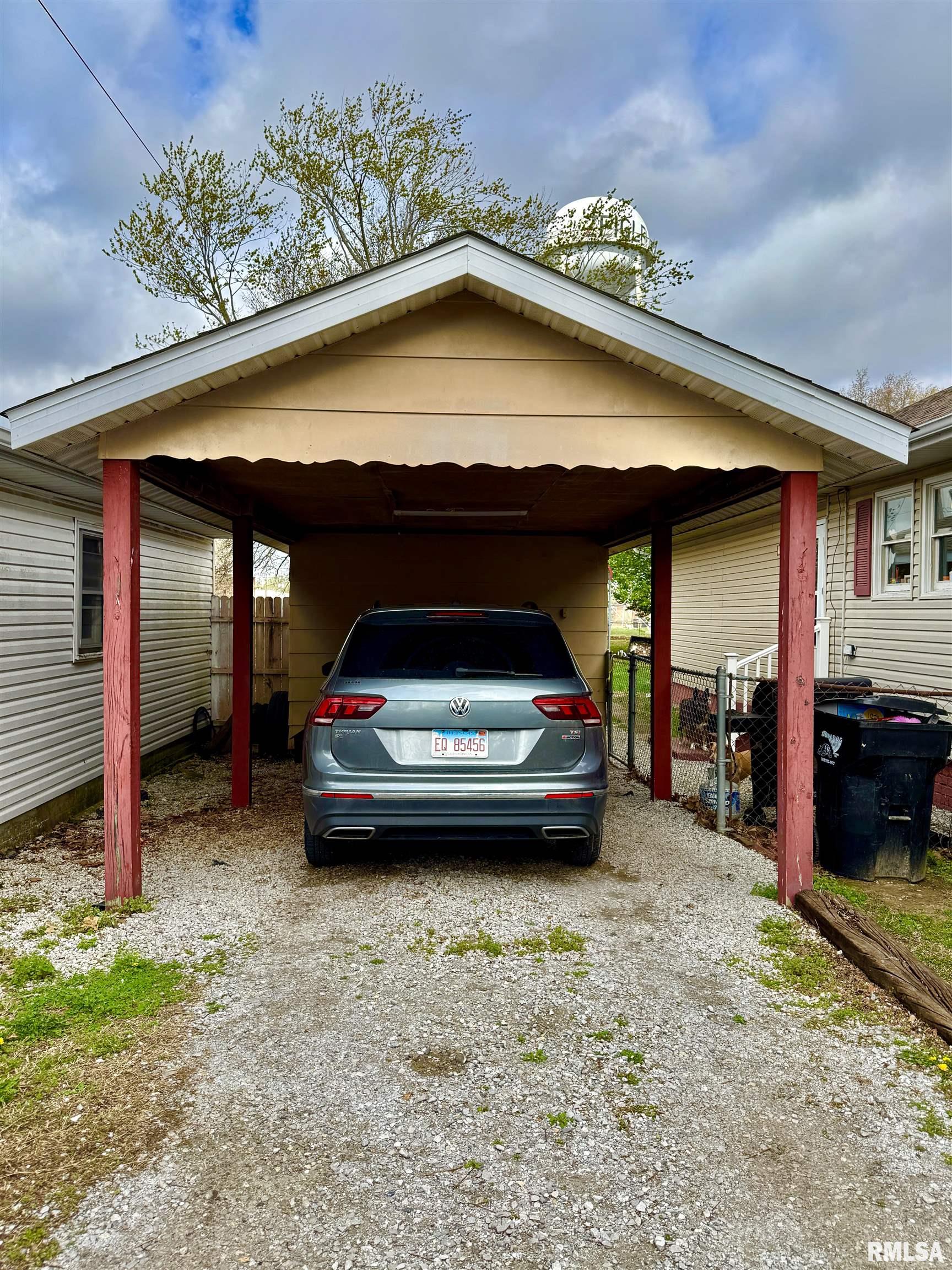 105 Elm Street Property Photo 5
