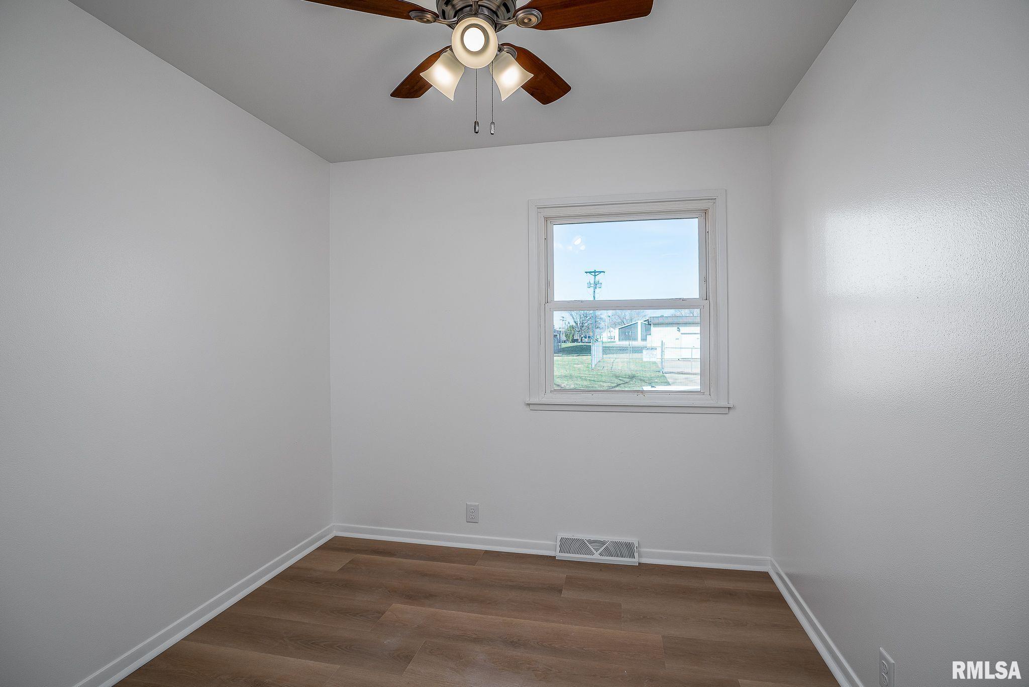 2015 N Linwood Avenue Property Photo 13