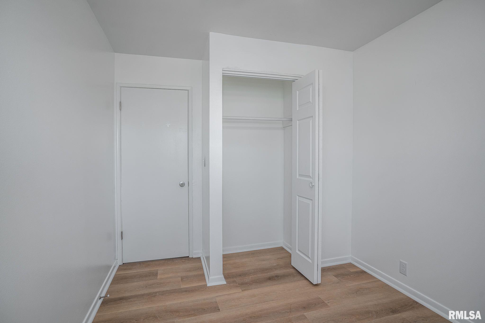 2015 N Linwood Avenue Property Photo 14