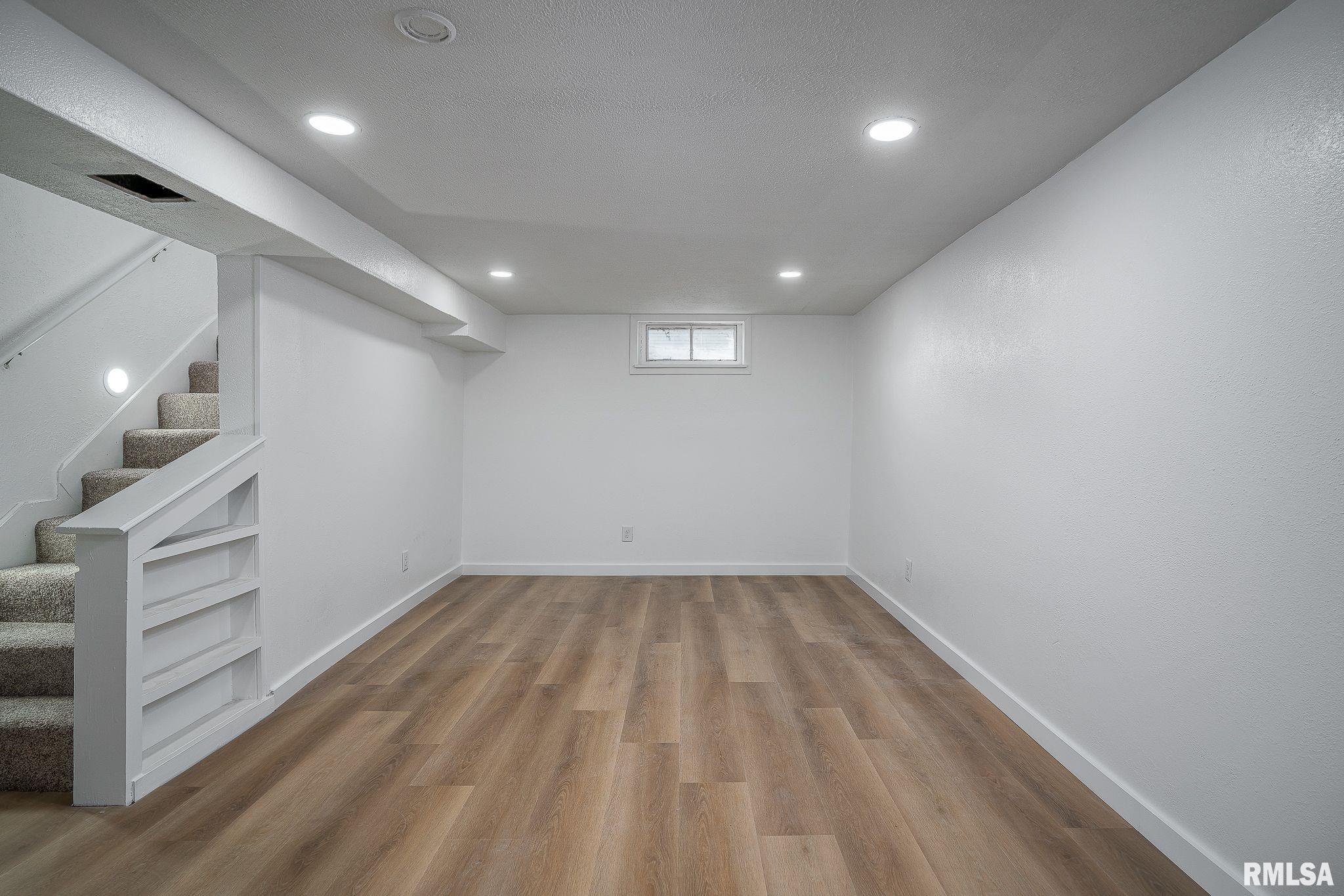 2015 N Linwood Avenue Property Photo 15