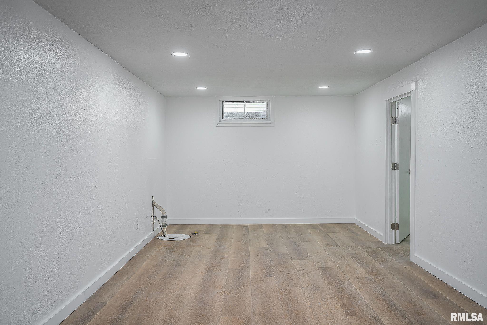 2015 N Linwood Avenue Property Photo 16