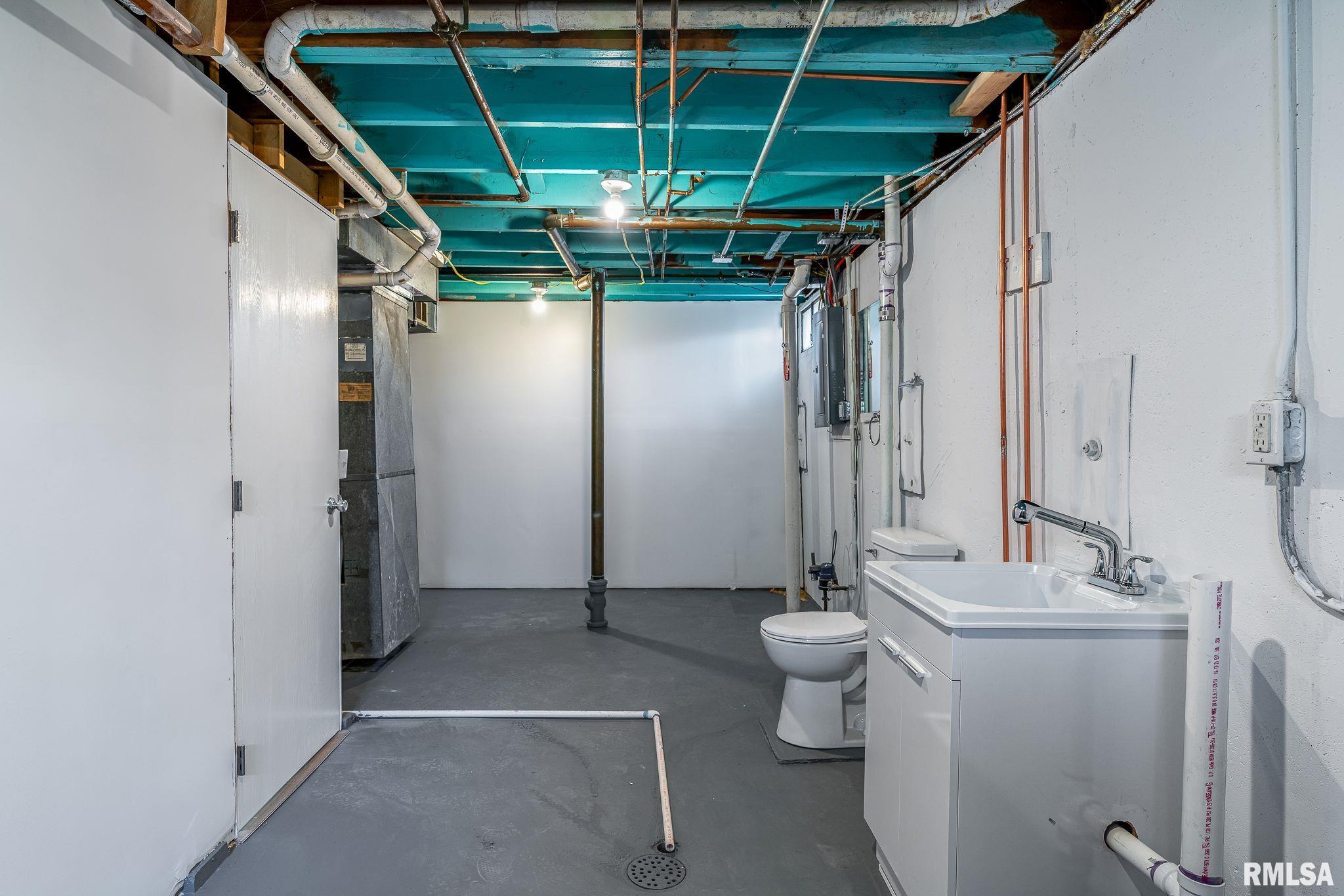 2015 N Linwood Avenue Property Photo 18