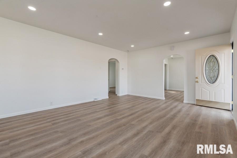 2377 Barker Street Property Photo 5