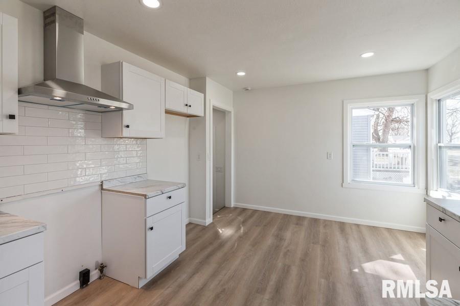 2377 Barker Street Property Photo 6