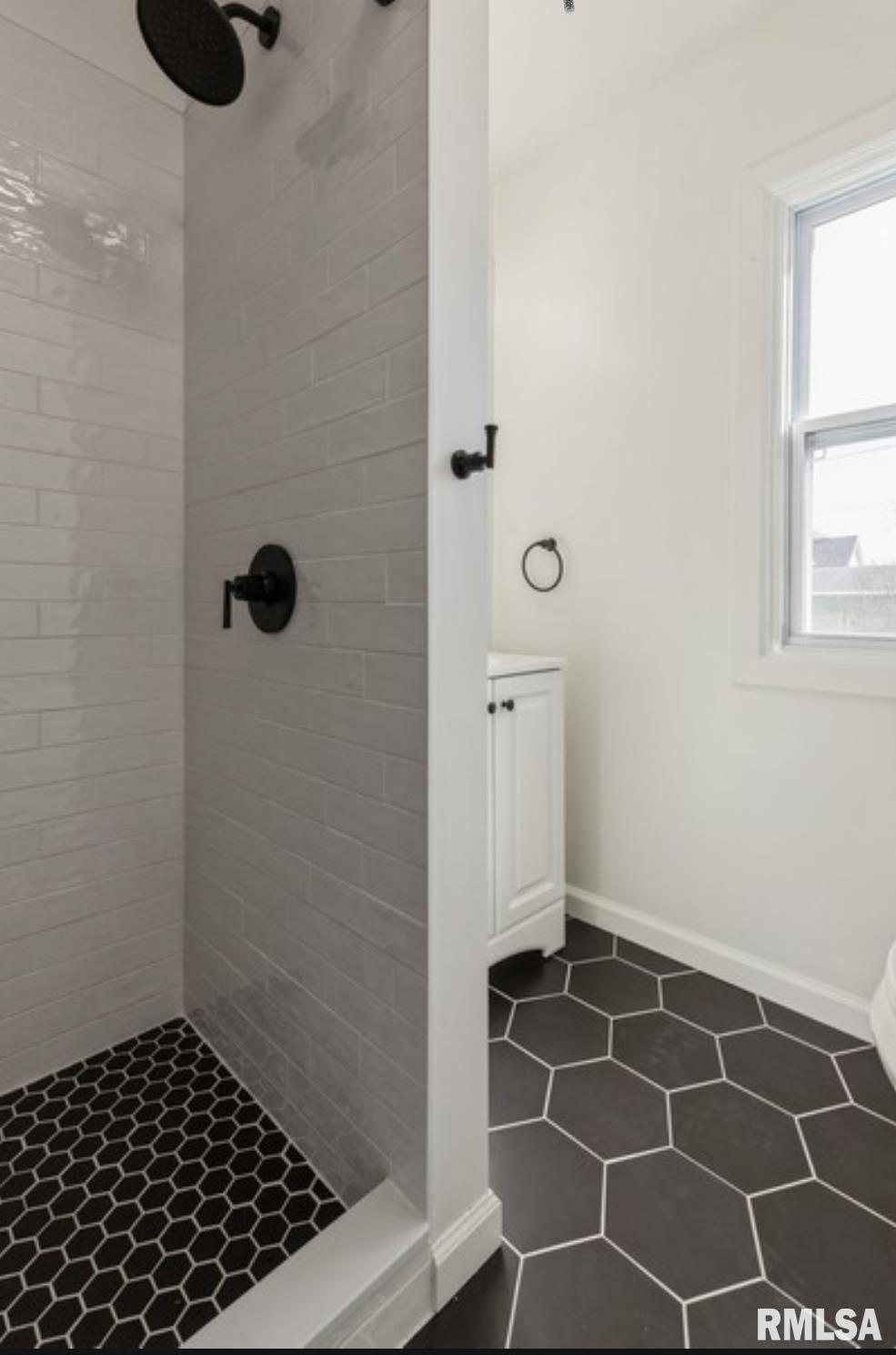 2377 Barker Street Property Photo 10