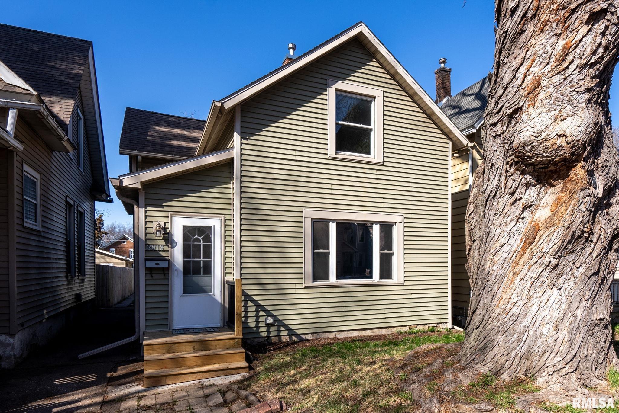 2018 W 1st Street Property Photo 1