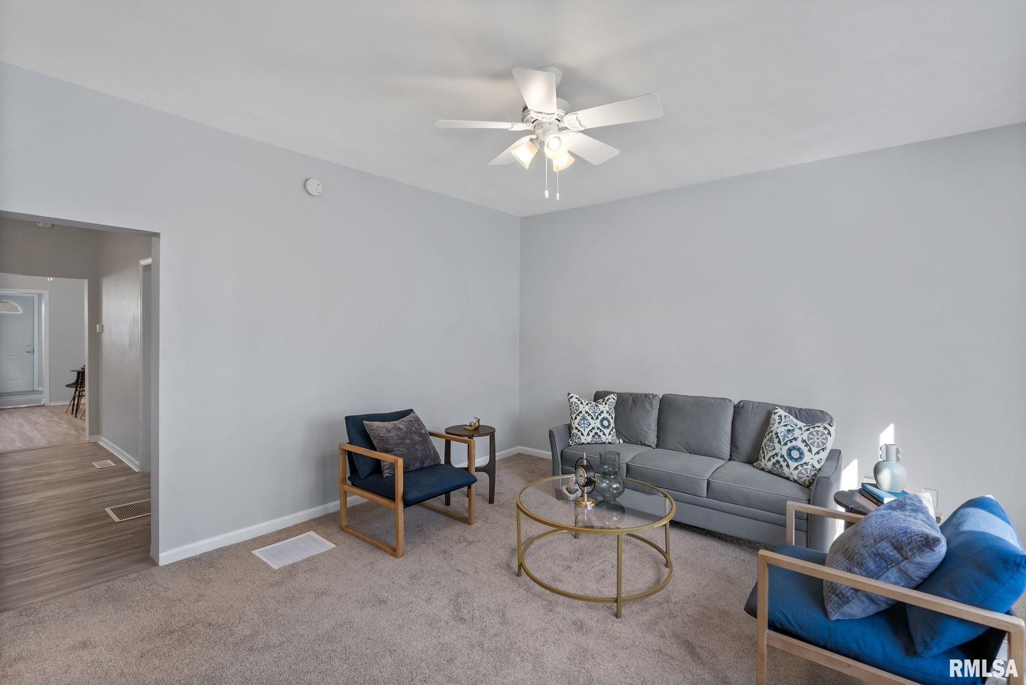2018 W 1st Street Property Photo 3