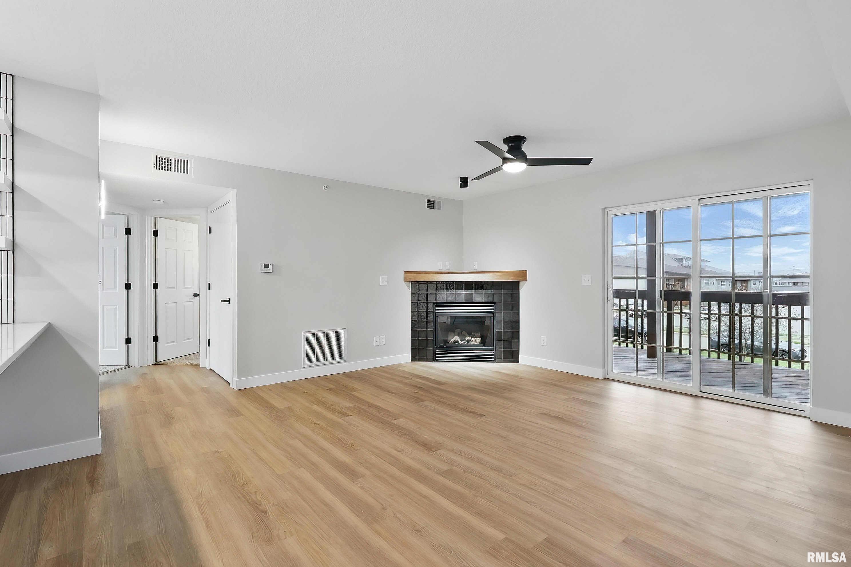 209 E Price Street Property Photo 5