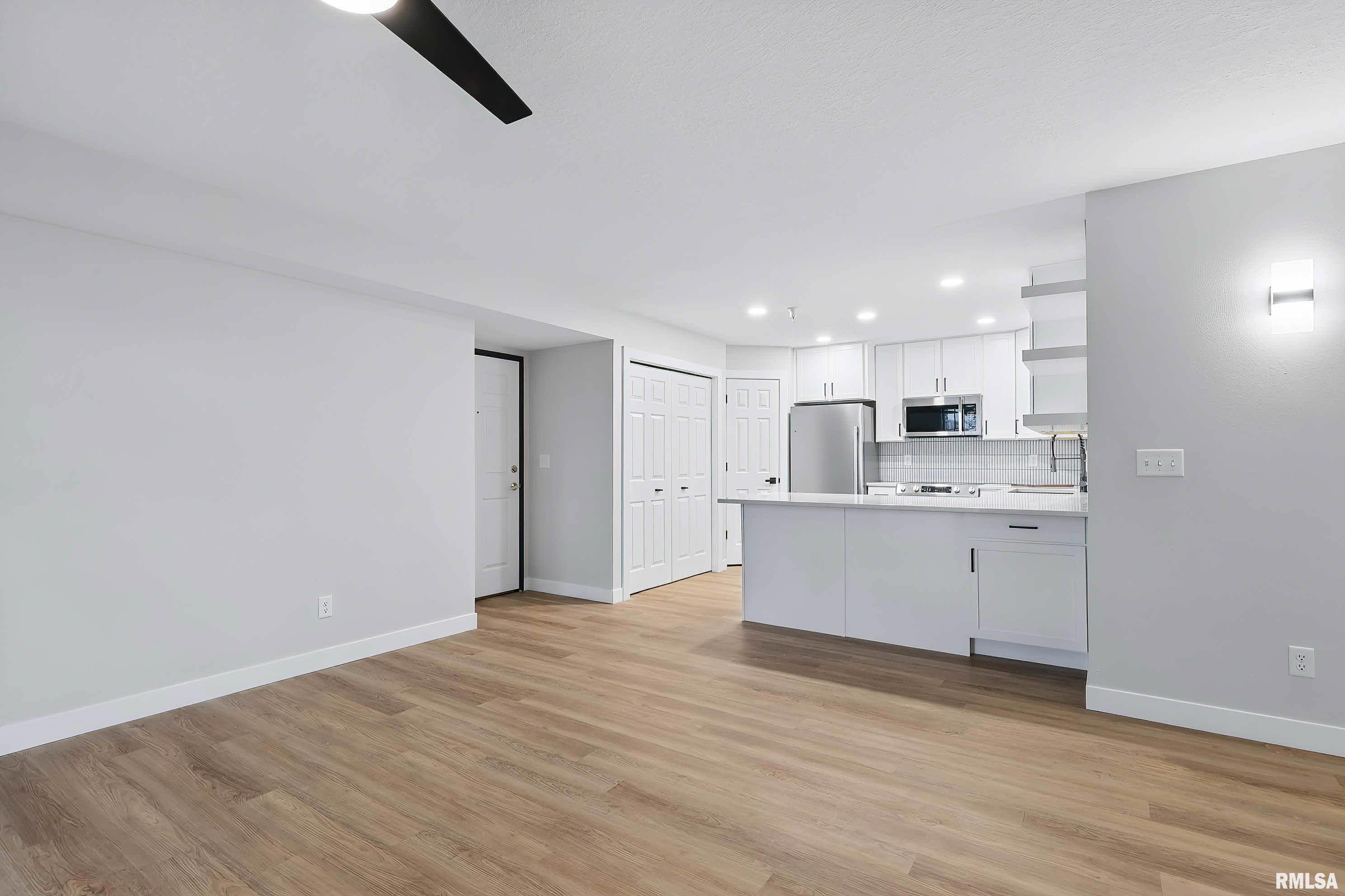 209 E Price Street Property Photo 7