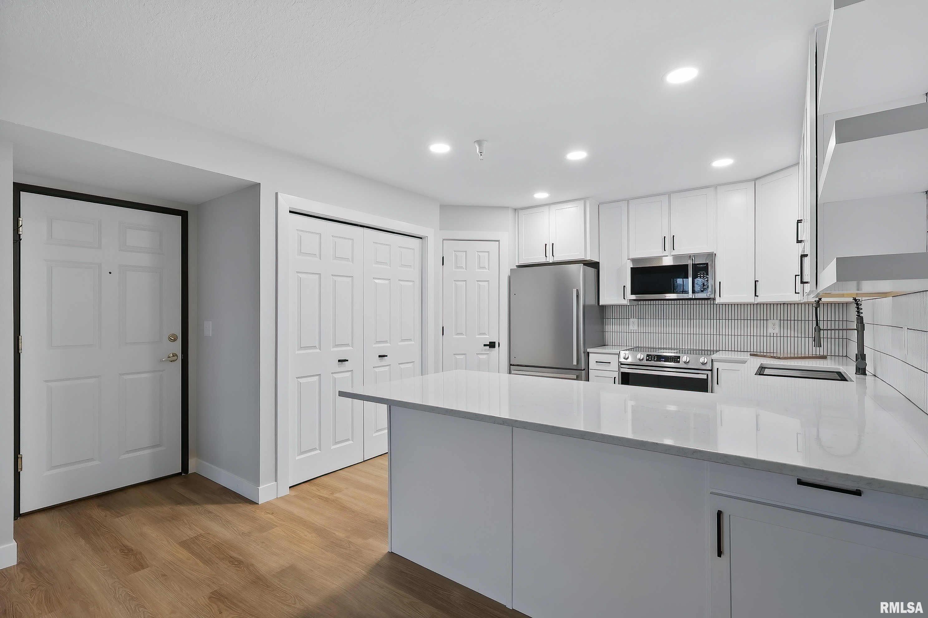 209 E Price Street Property Photo 8