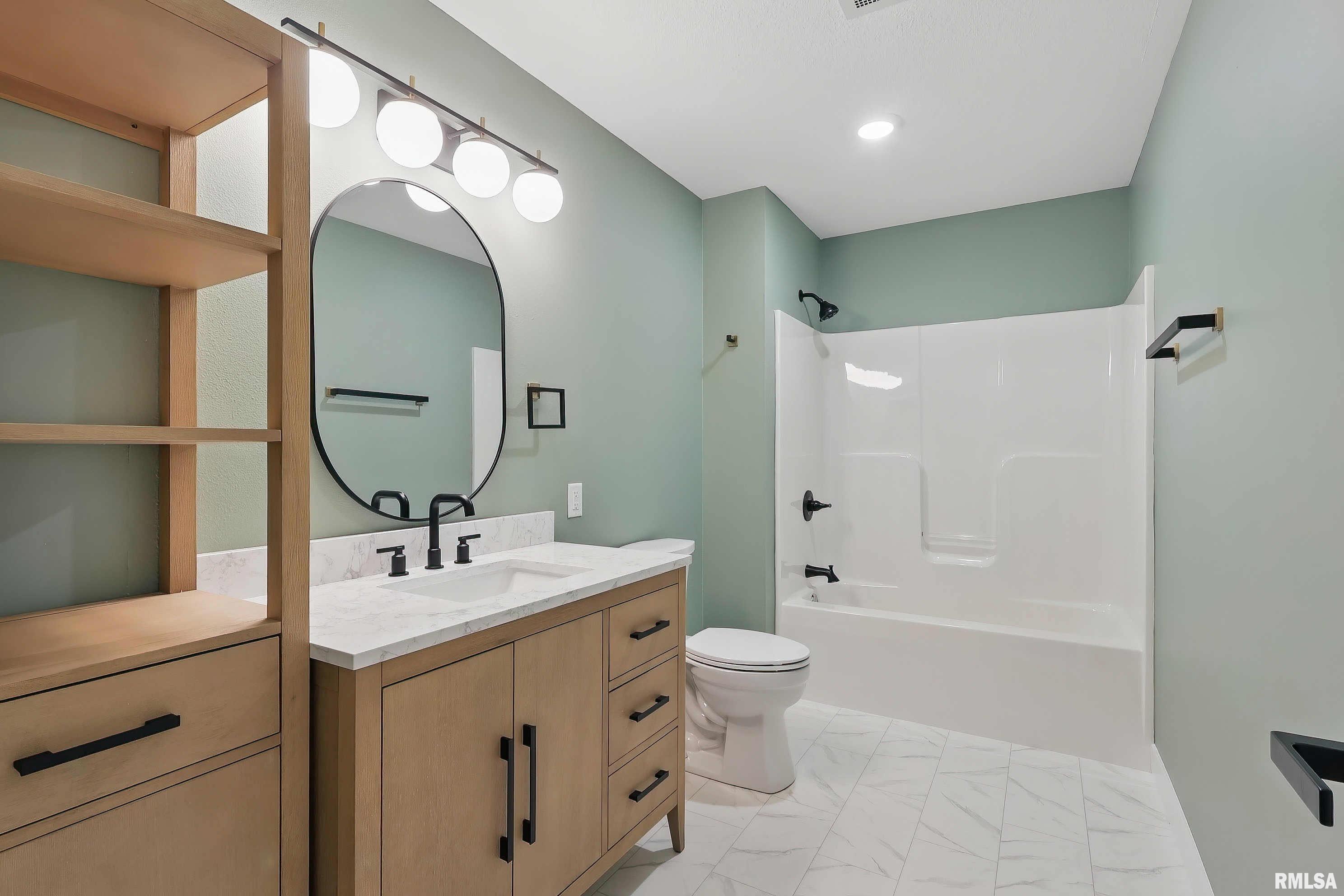 209 E Price Street Property Photo 14