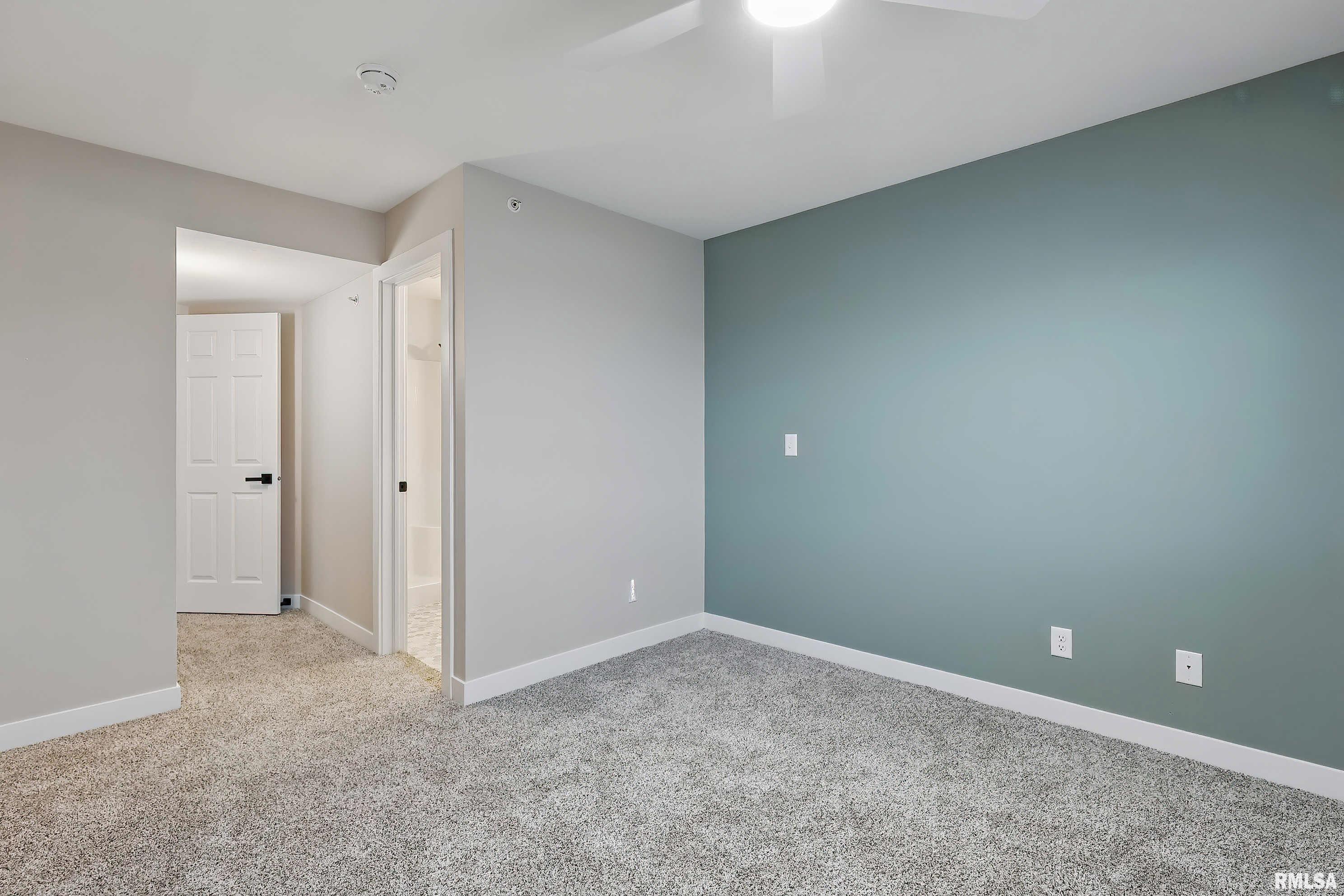 209 E Price Street Property Photo 18