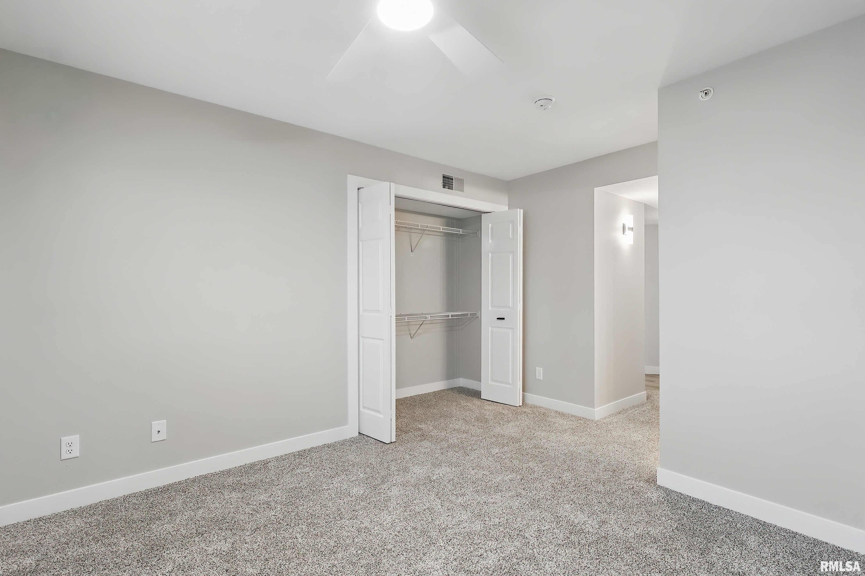 209 E Price Street Property Photo 19