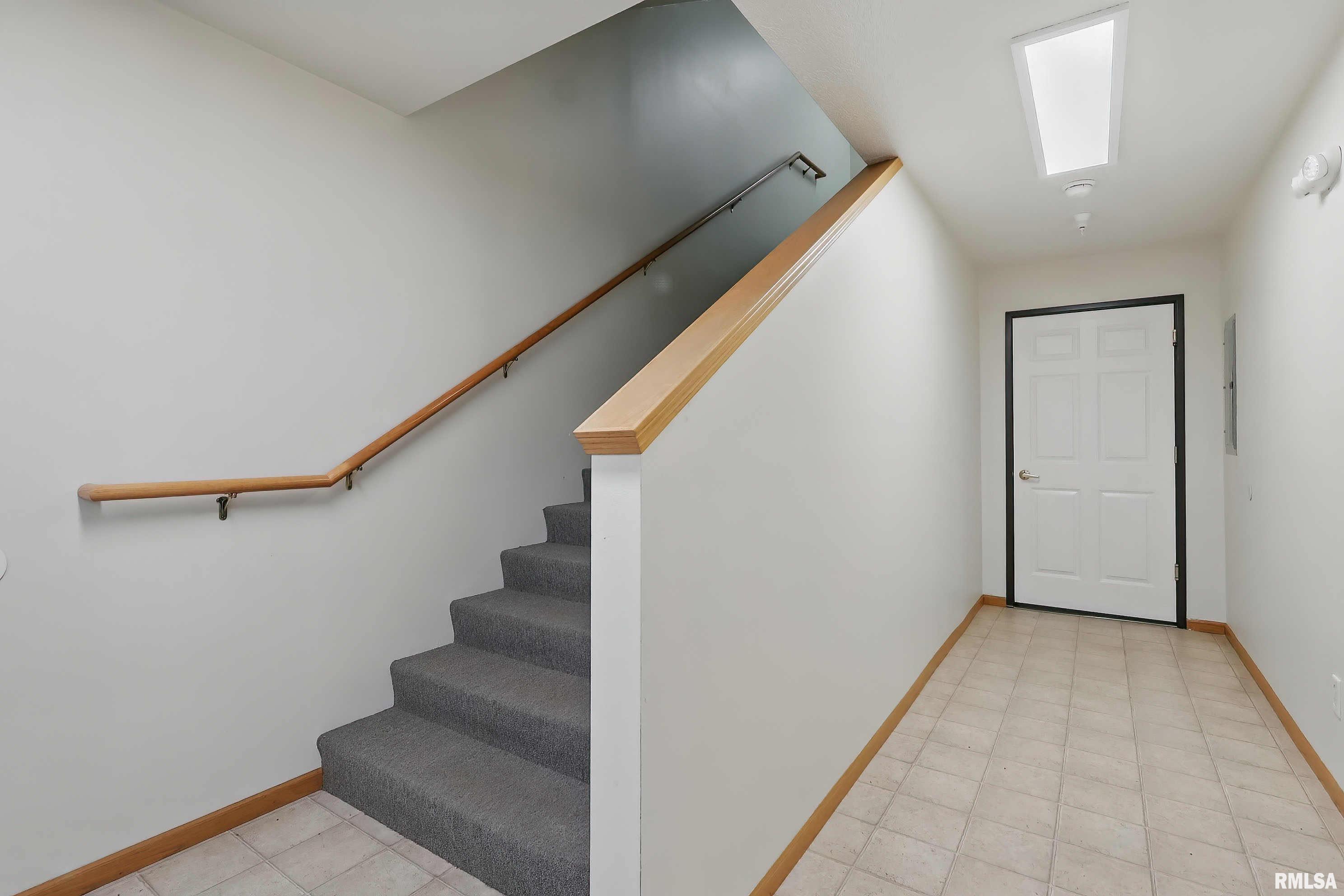 209 E Price Street Property Photo 25