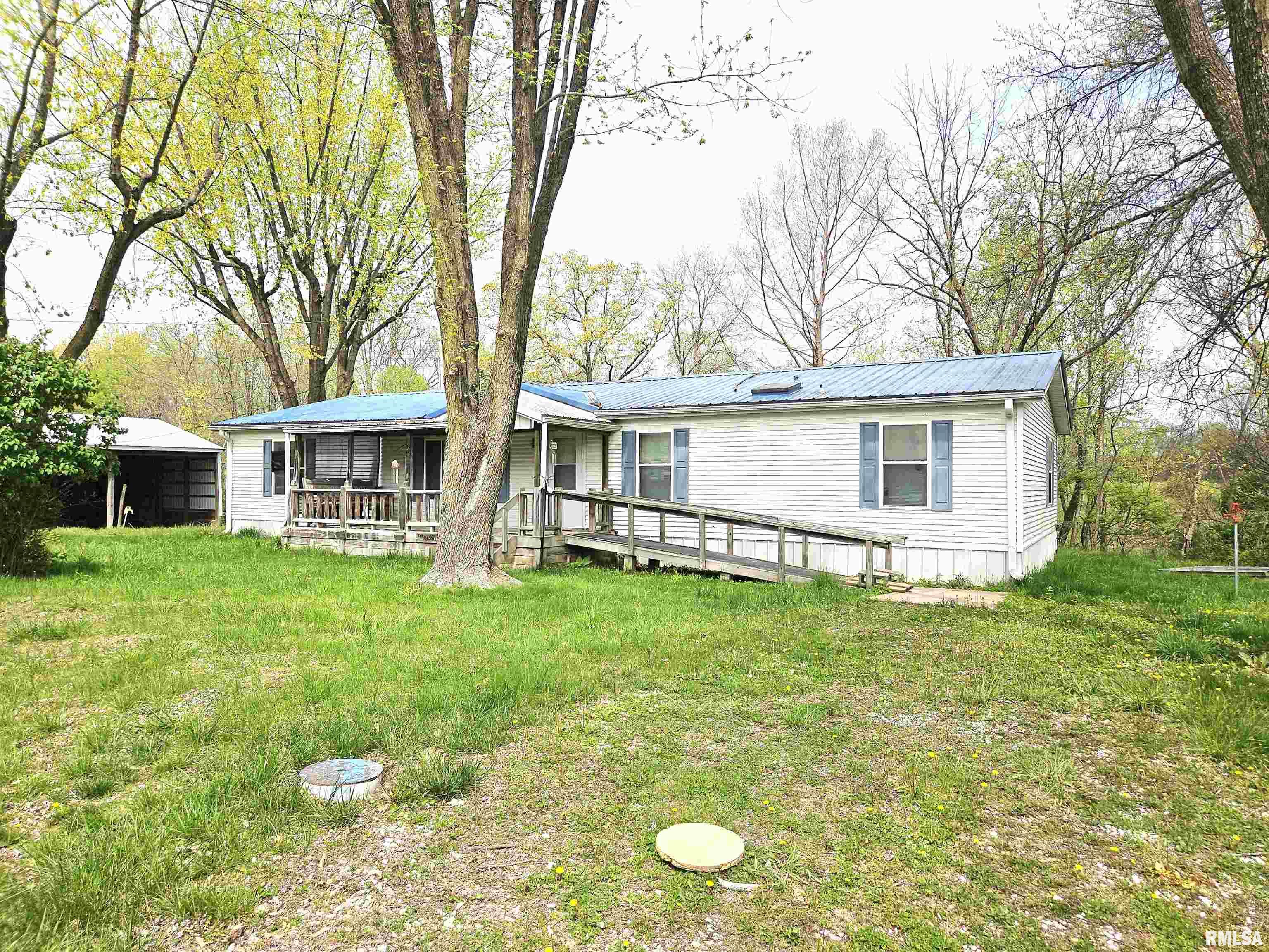 2823 N 950th Avenue Property Photo 1