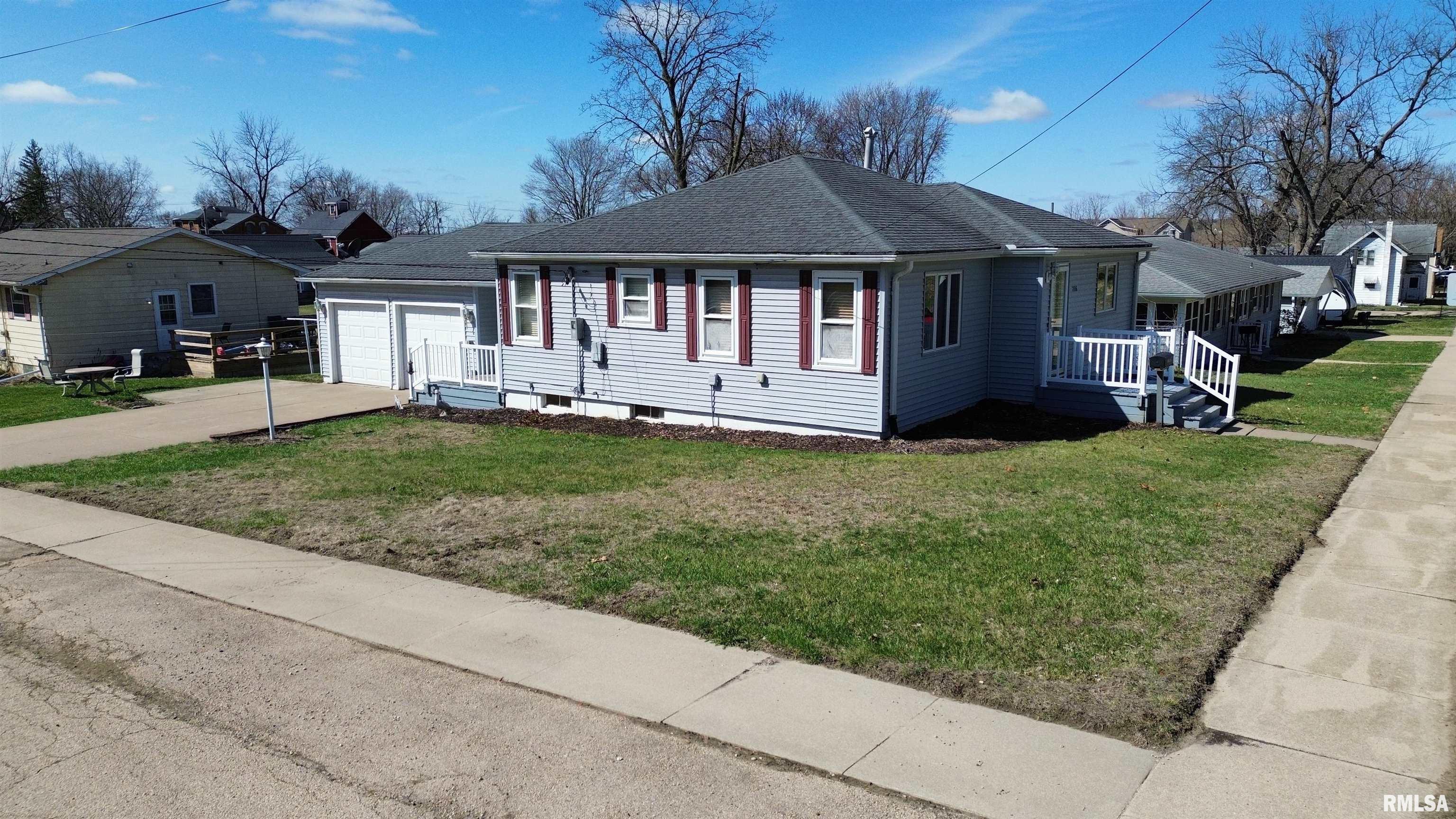 716 7th Avenue Property Photo 4