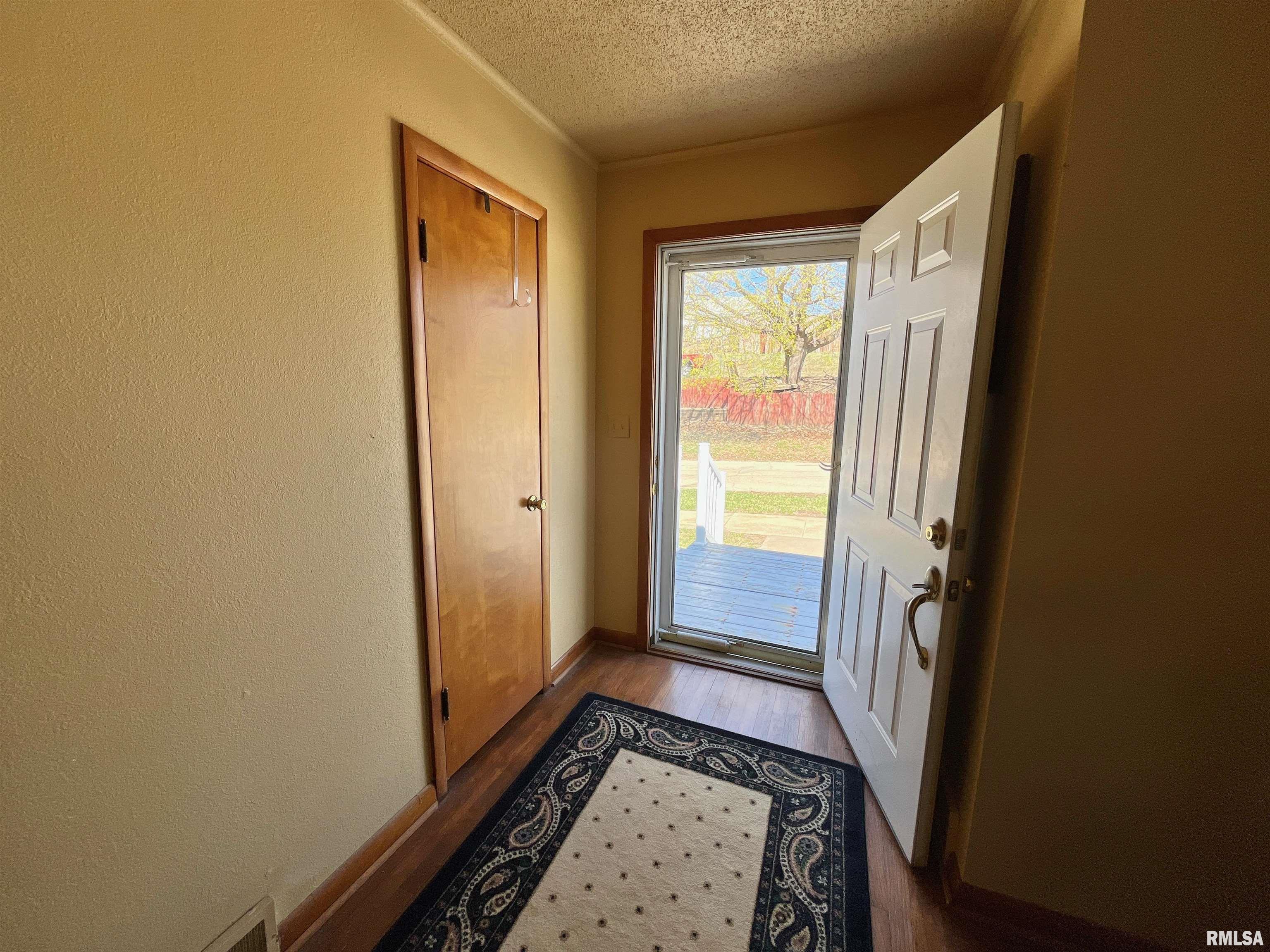 716 7th Avenue Property Photo 17