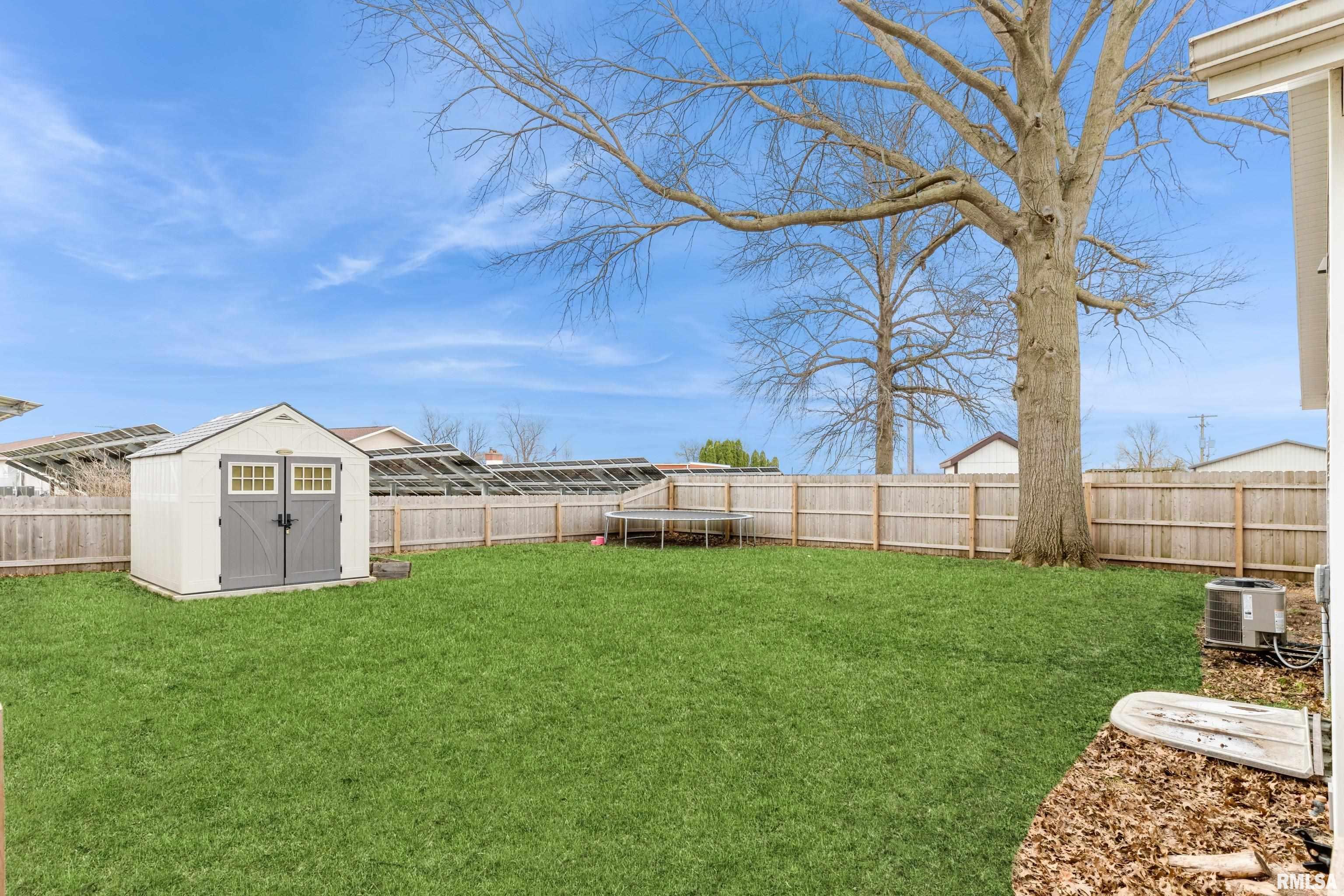 303 E Vine Street Property Photo 2