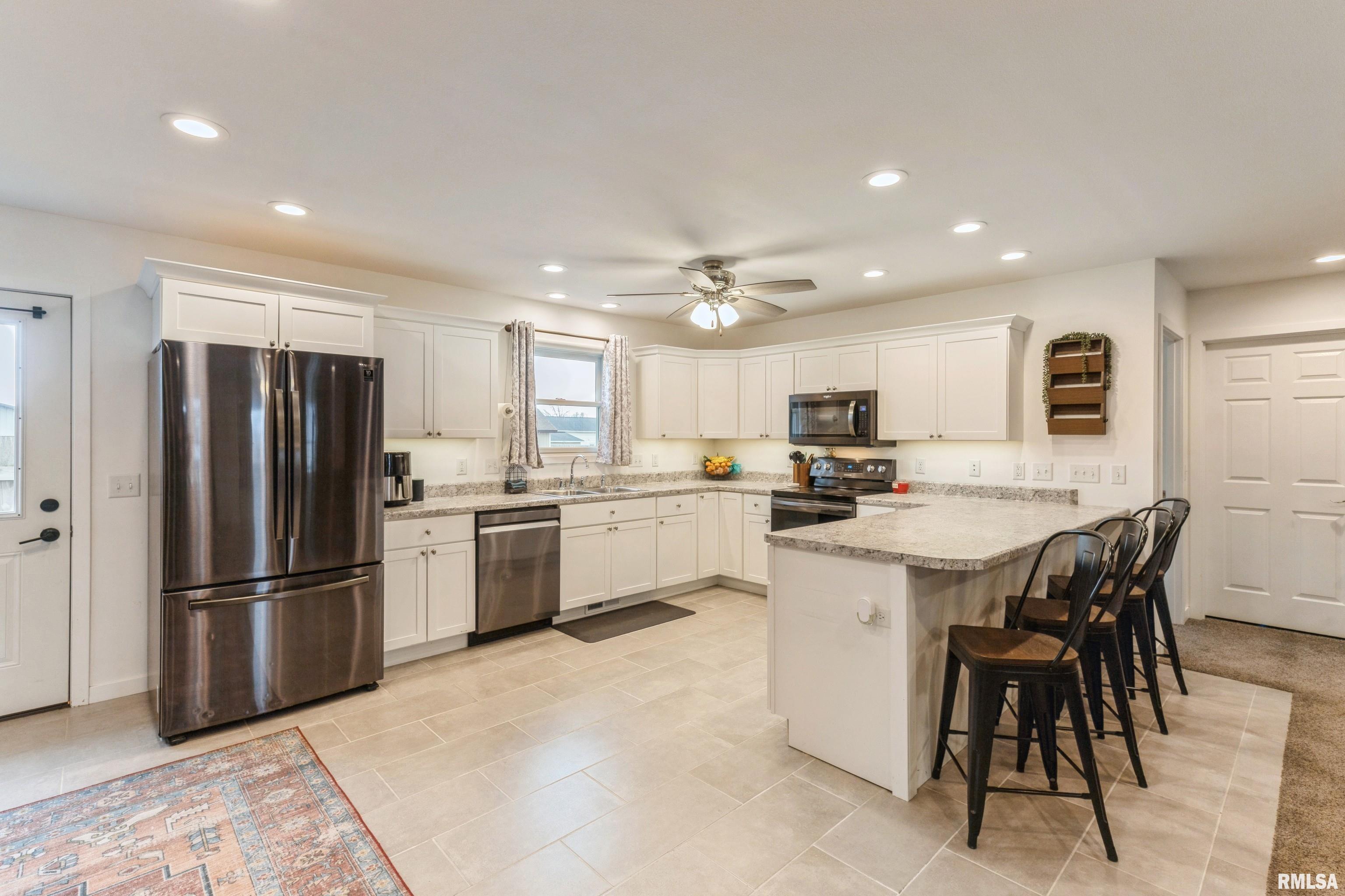 303 E Vine Street Property Photo 8