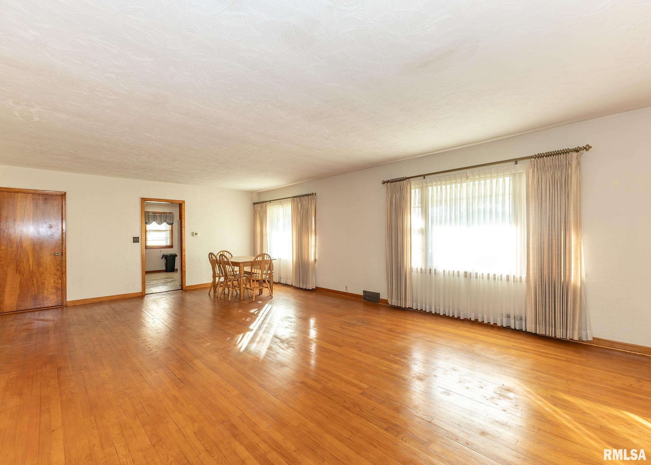 409 S Depot Street Property Photo 11