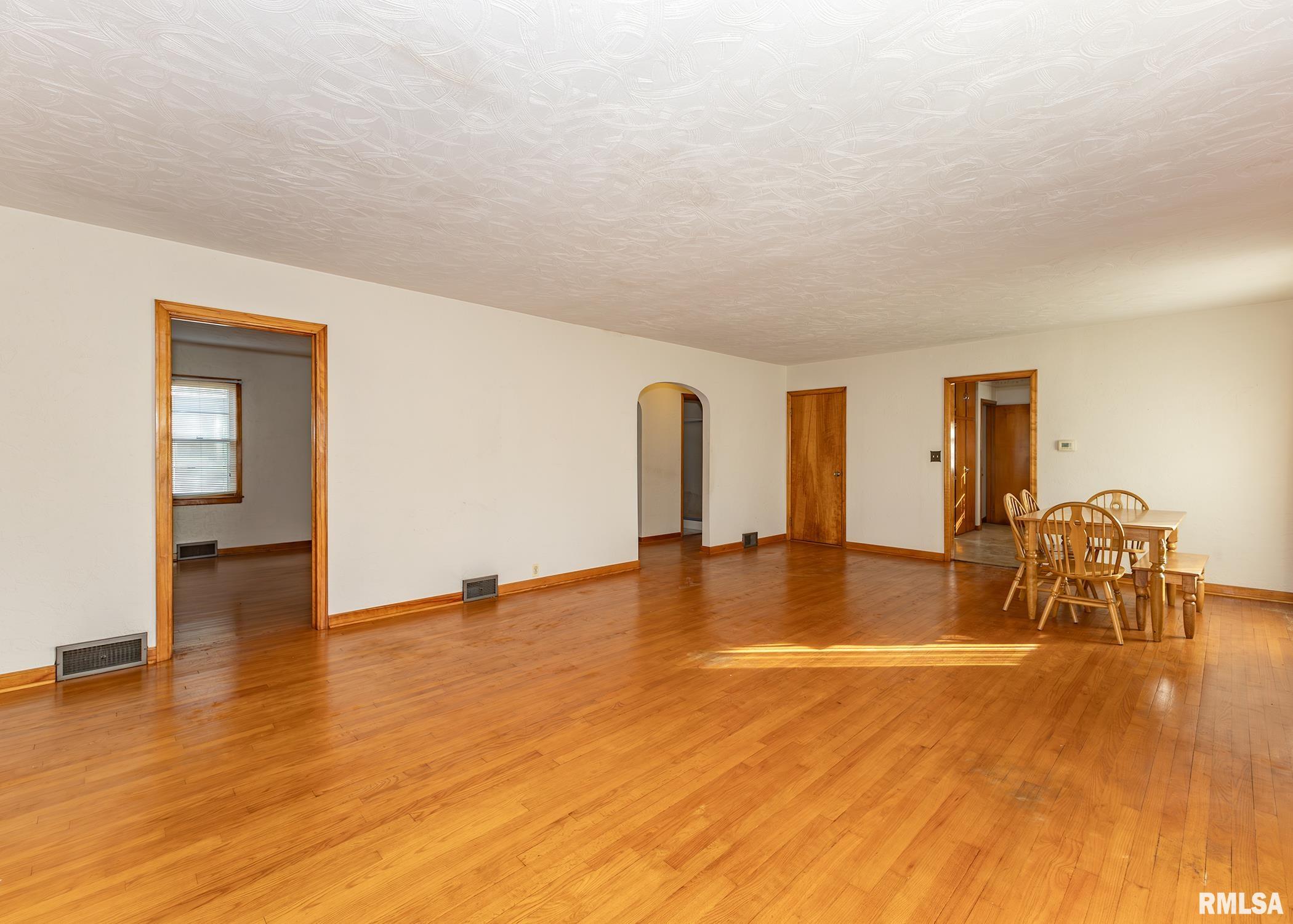 409 S Depot Street Property Photo 12