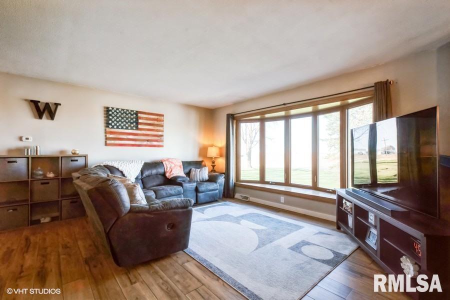 3827 Highway 136 Property Photo 10