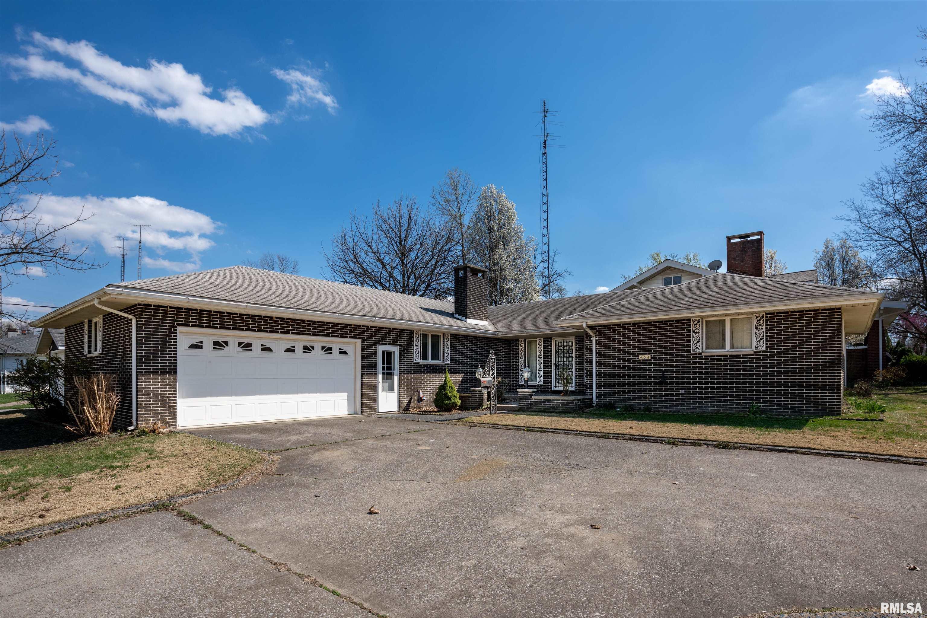 401 E Park Street Property Photo