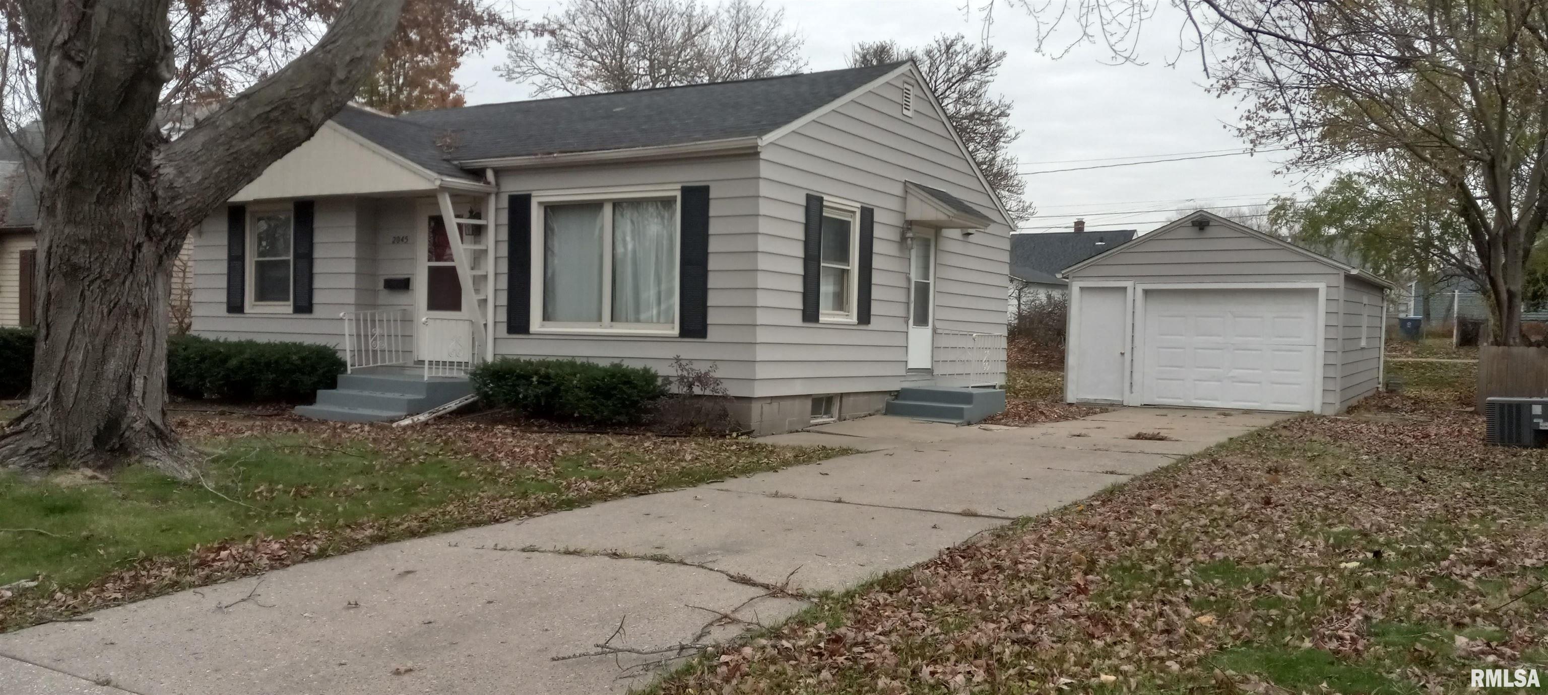 2045 32nd Street Property Photo 1